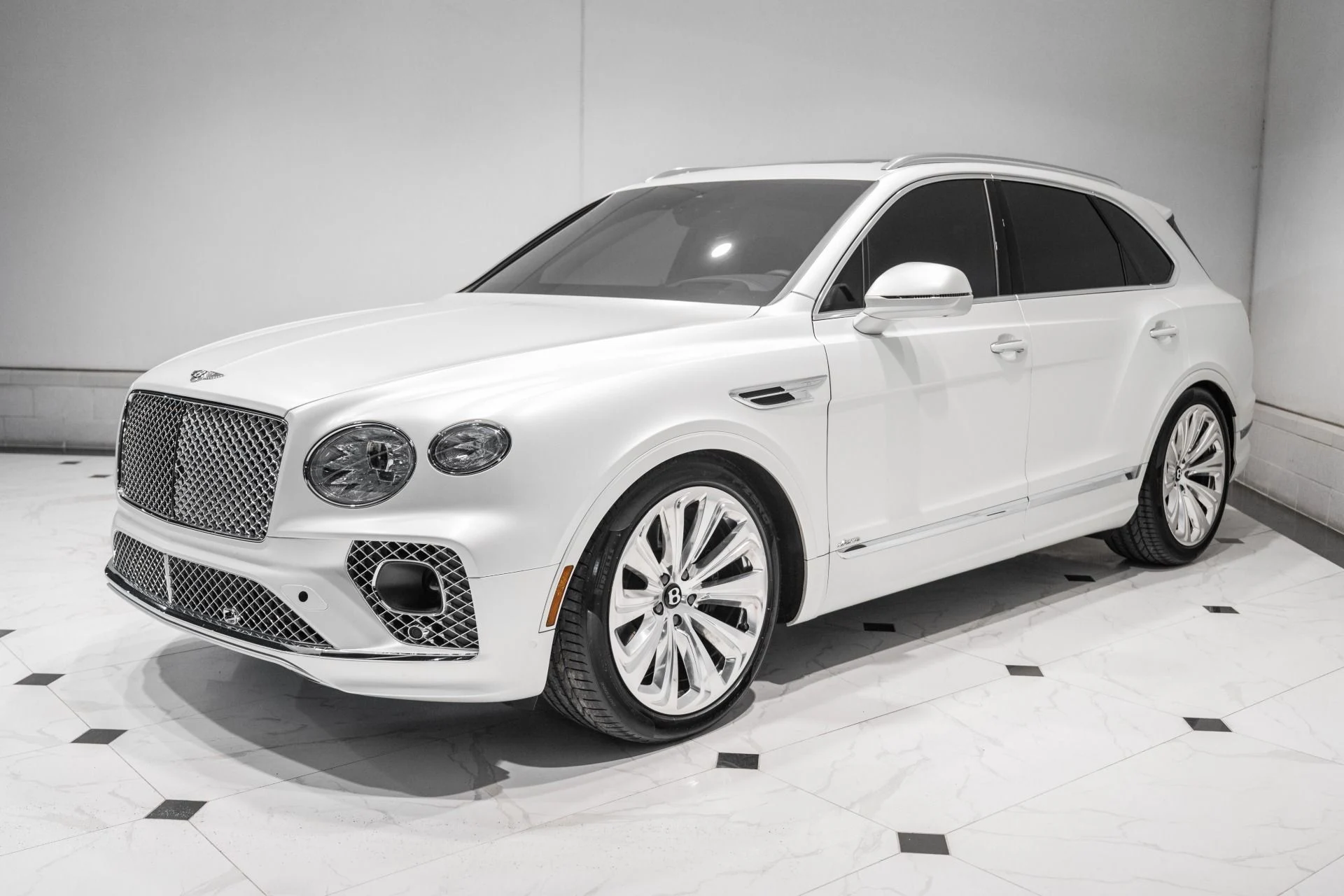 mph008_4032589440_Used_2023_Bentley_Bentayga_V8_1773161600_83f6ced846