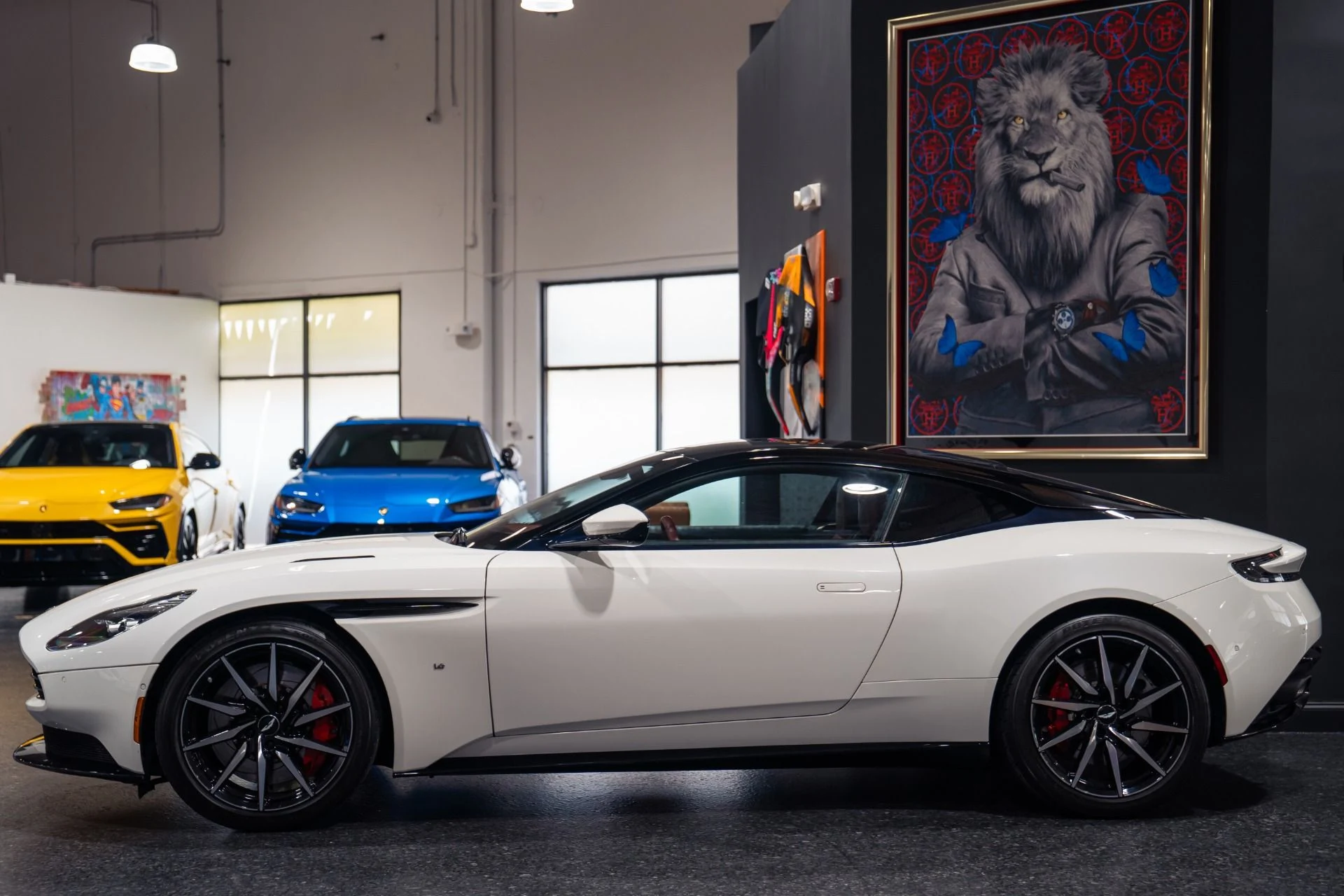 mph008_4036009247_Used_2018_Aston_Martin_DB_11_V12_1788901645_b625364621
