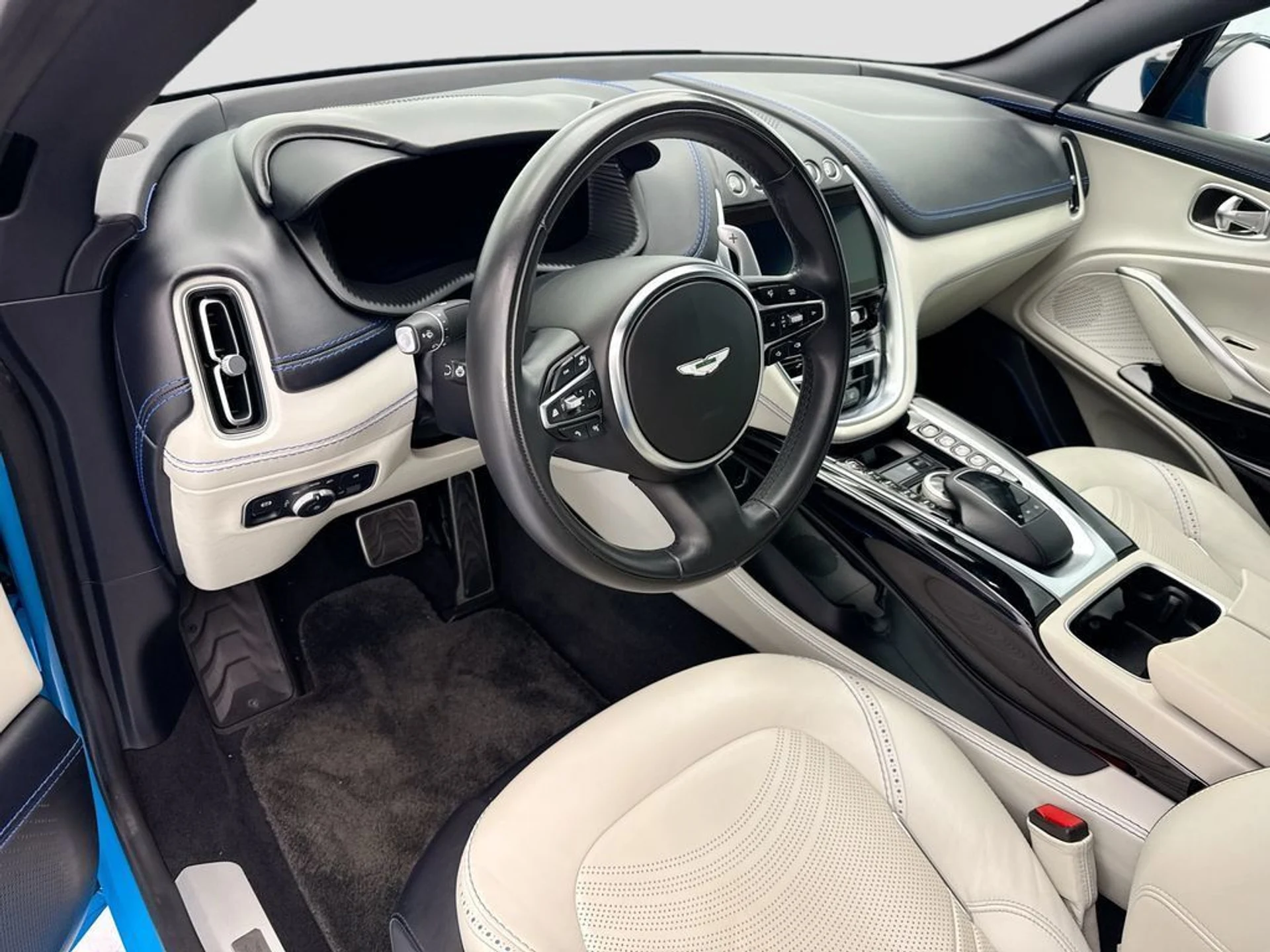 mph008_403765721_used_2022_aston_martin_dbx_awd_8119_23031859_9_1024_d23ae6b6b3