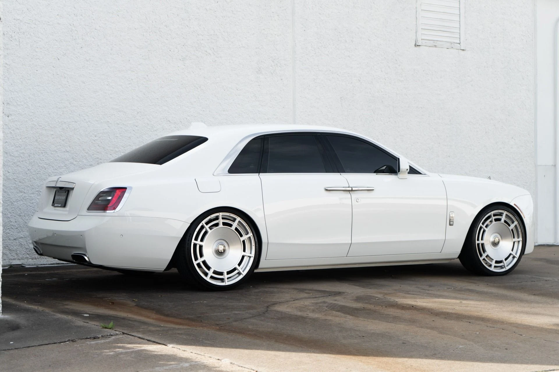 mph008_4040777613_Used_2022_Rolls_Royce_Ghost_1771452003_bb2a69c994