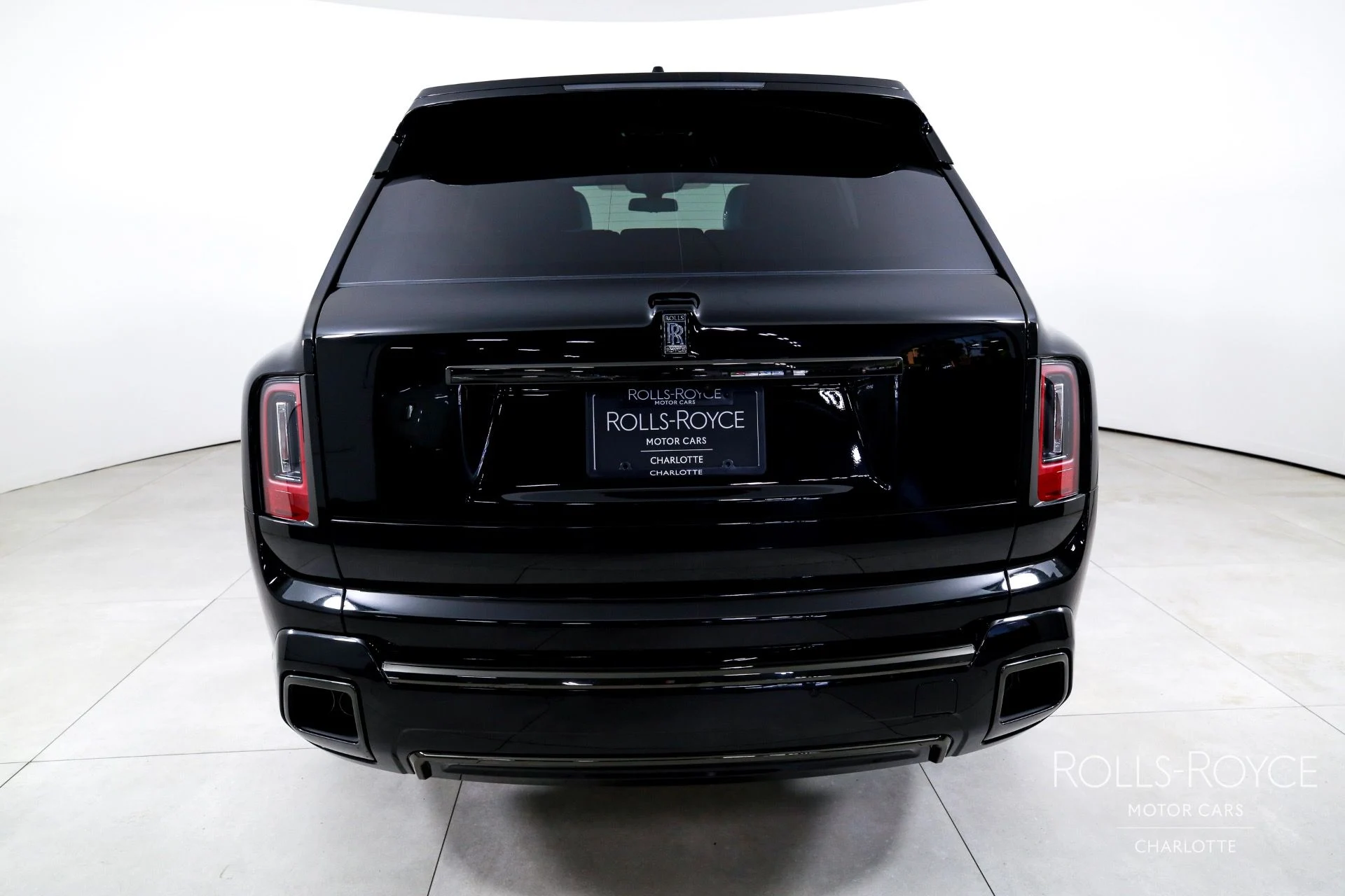 mph008_4044115192_Used_2025_Rolls_Royce_Black_Badge_Cullinan_1753299736_7af7731d36