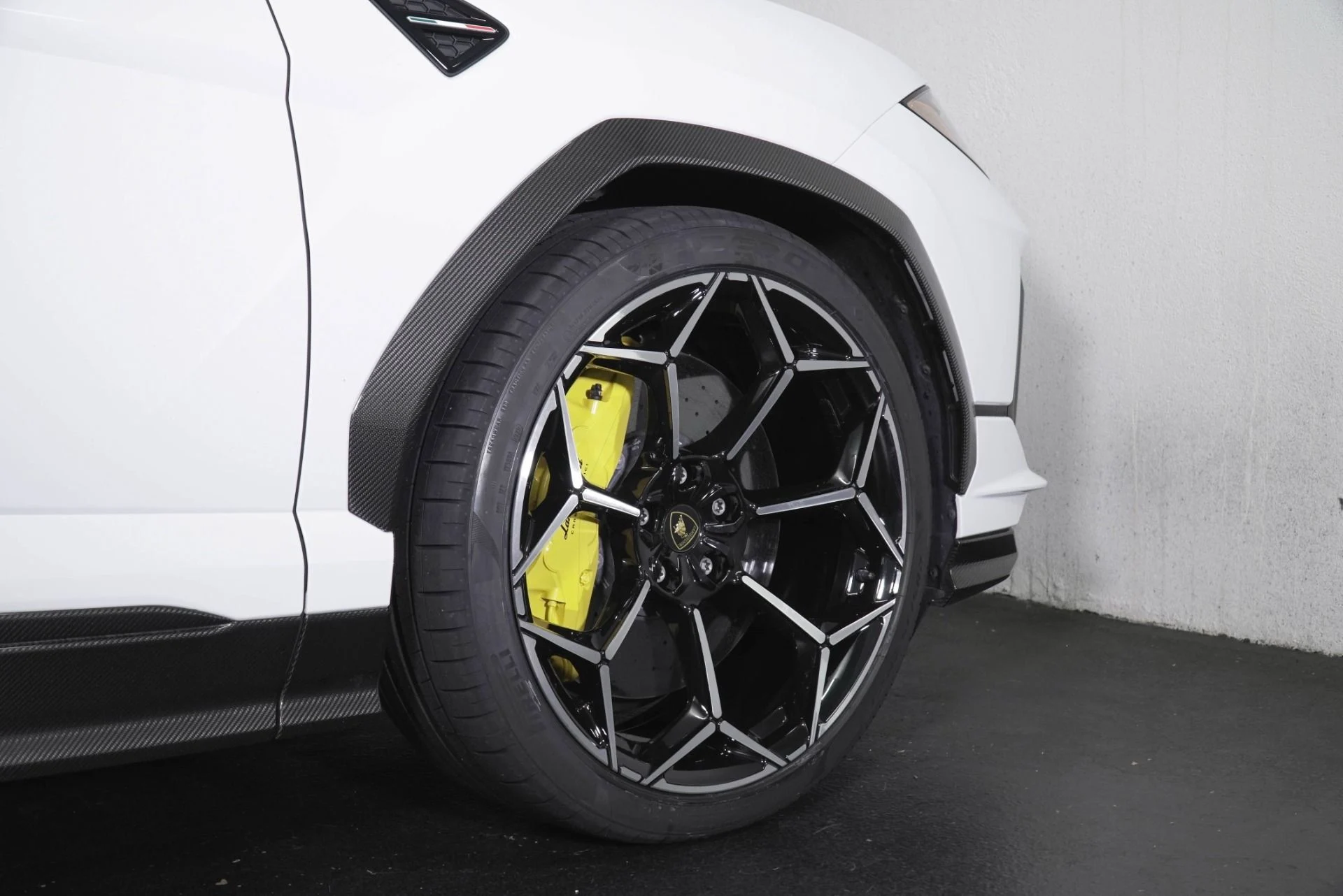 mph008_4050178468_Used_2023_Lamborghini_Urus_Performante_1789368095_603f4ae356