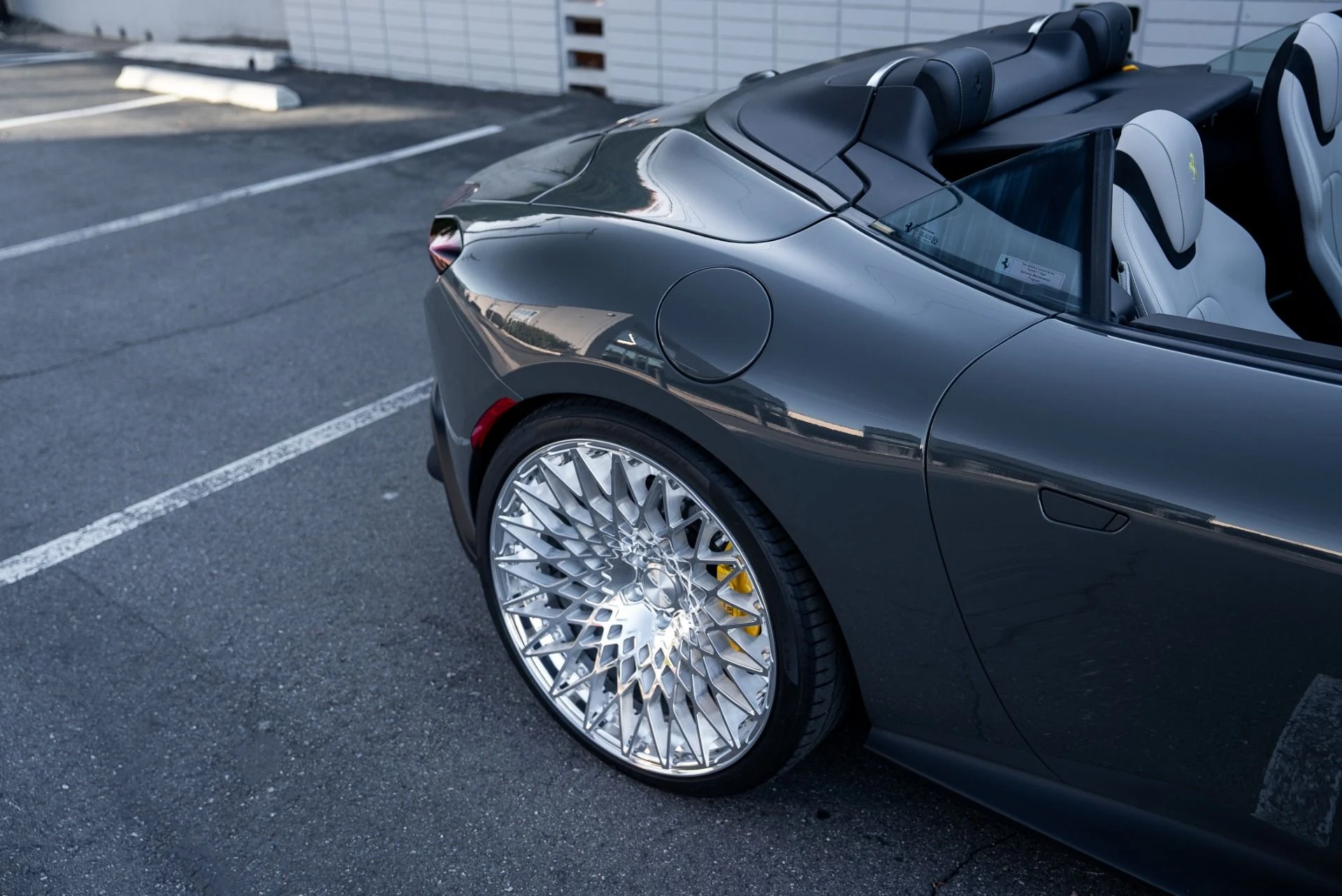 mph008_405136139_Used_2024_Ferrari_Roma_Spider_1764029077_8dcdfc6331