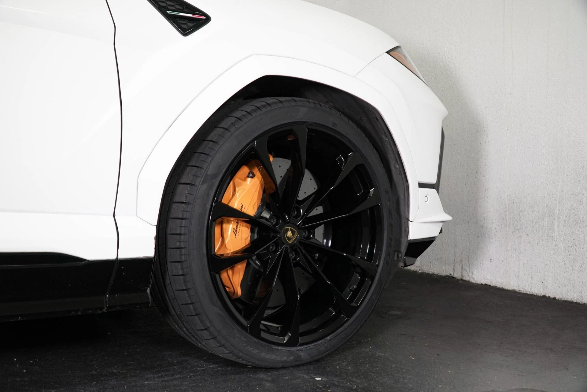 mph008_405249213_Used_2023_Lamborghini_Urus_S_1772131380_cd058b9cd7