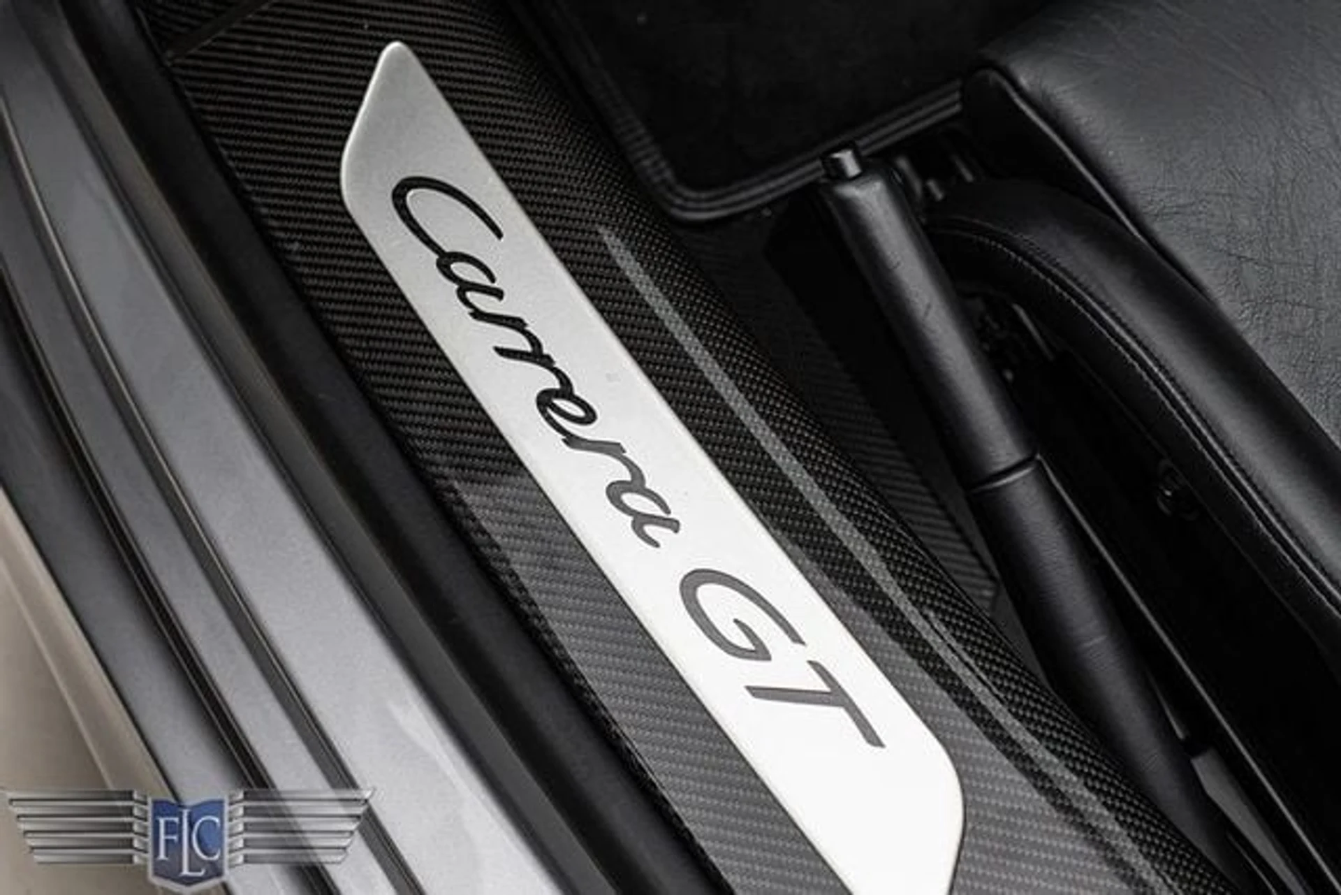 mph008_405332442_used_2005_porsche_carrera_gt_2drcarrera_9689_23058550_13_640_de011ca088