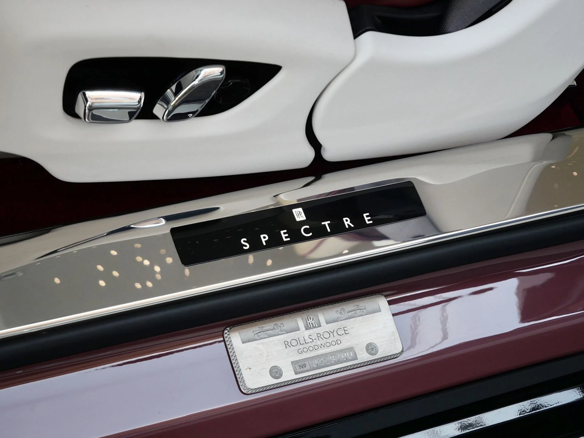 mph008_4062193360_e3f3996cda7a79a51191235cc5079f86x_efd87c7eb9