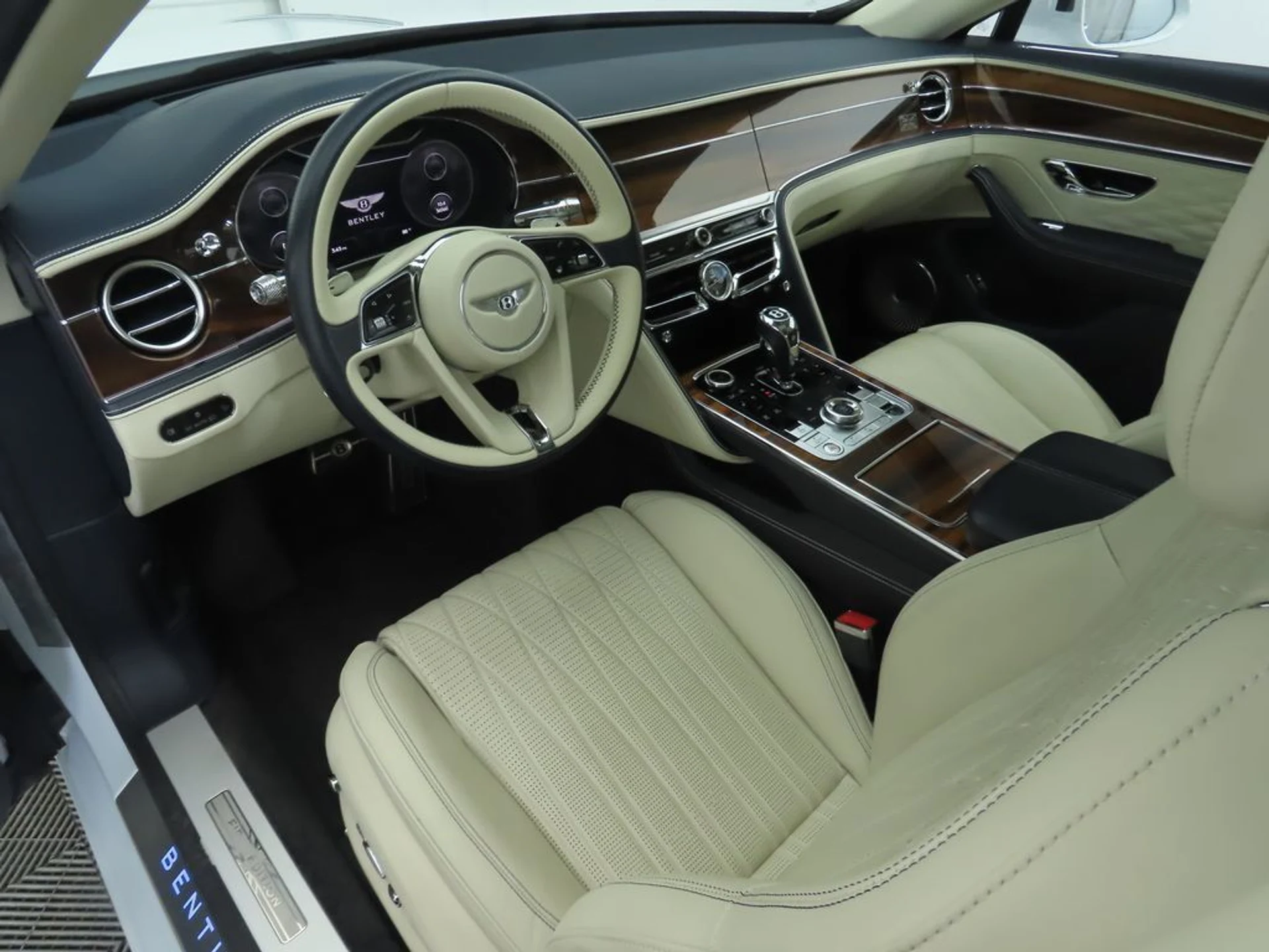 mph008_4067230201_used_2020_bentley_flying_spur_w12sedan_8119_22909310_9_1024_d51d3afbc8