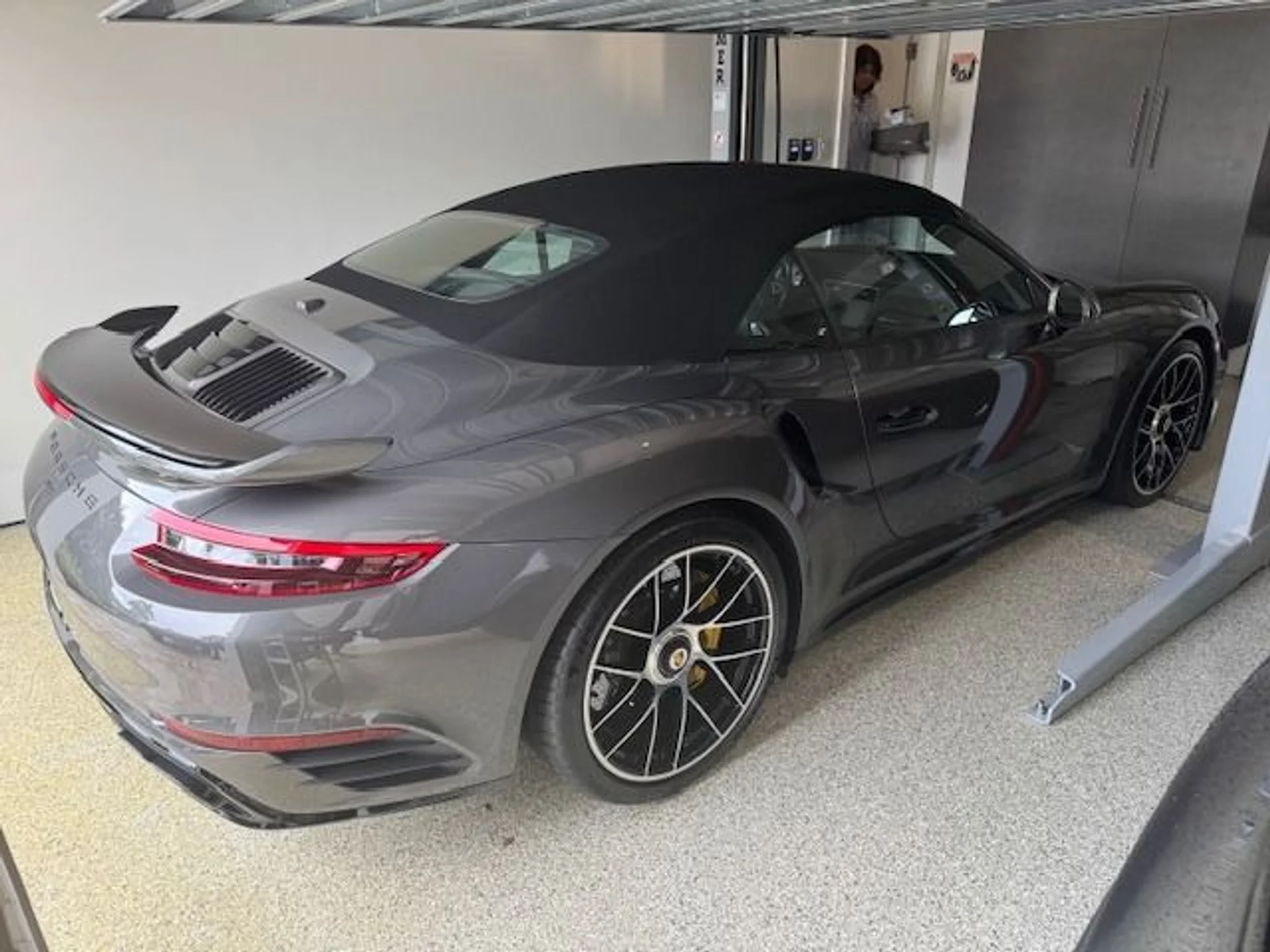 mph008_4070095186_Used_2019_Porsche_911_Turbo_S_1762386210_8c3d4e9be1