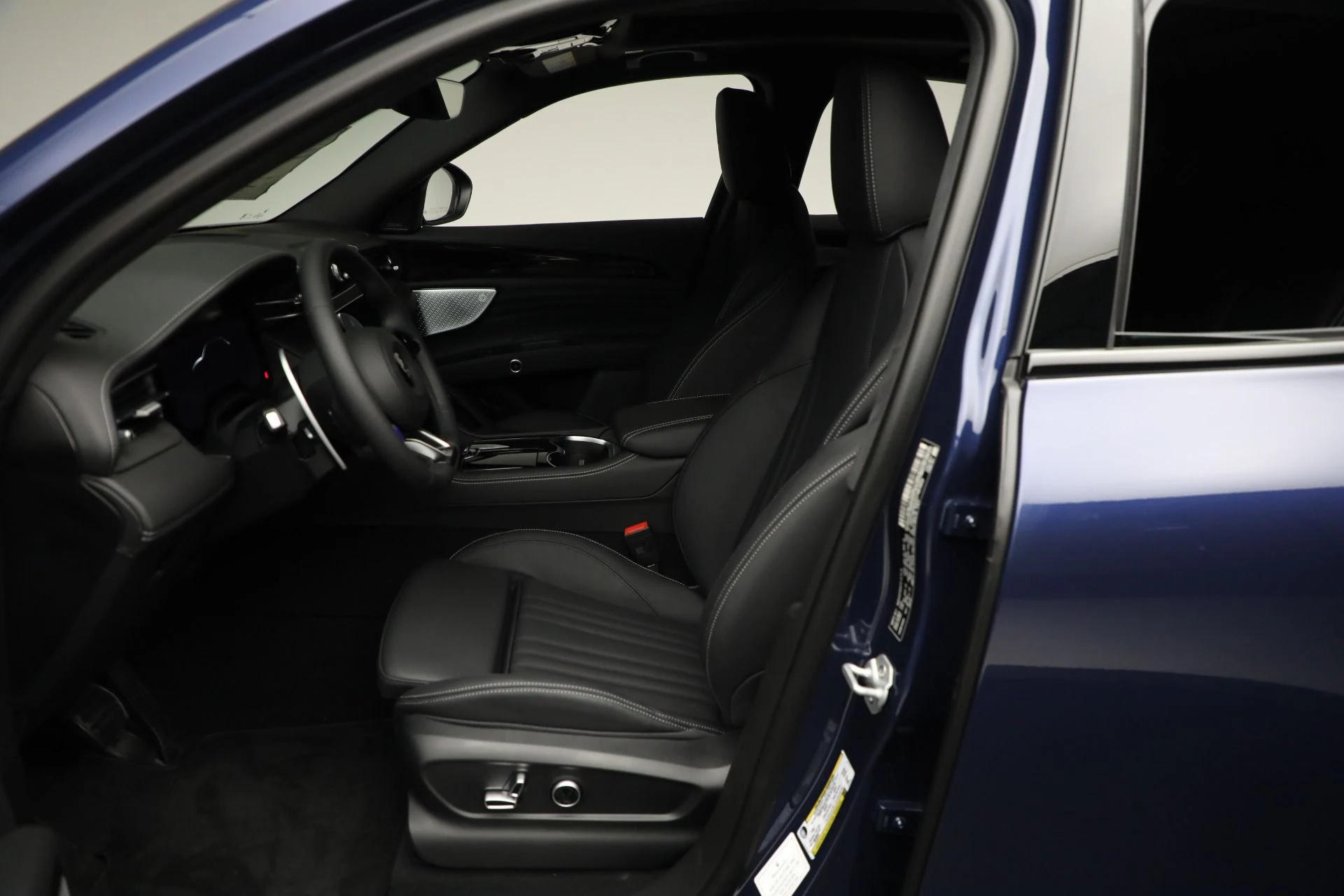 mph008_407344579_New_2025_Maserati_Grecale_Modena_6fa9e077f0