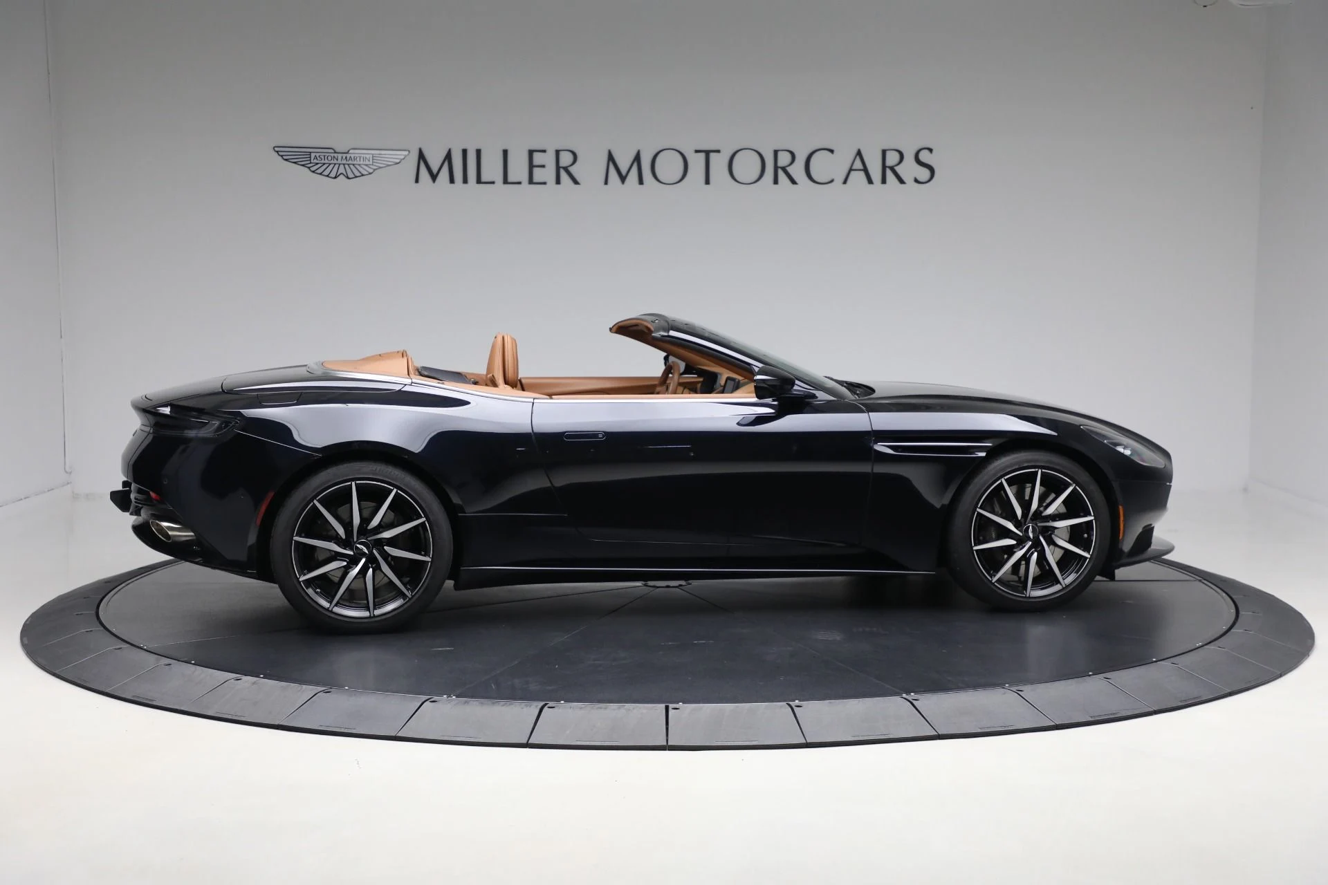 mph008_4086067064_Used_2022_Aston_Martin_DB_11_Volante_4463cc7769