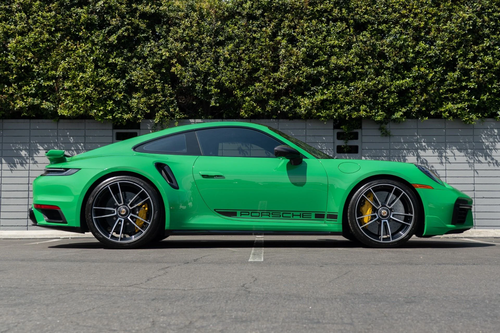 mph008_4089511845_Used_2022_Porsche_911_Turbo_S_1758136963_e32be10a19