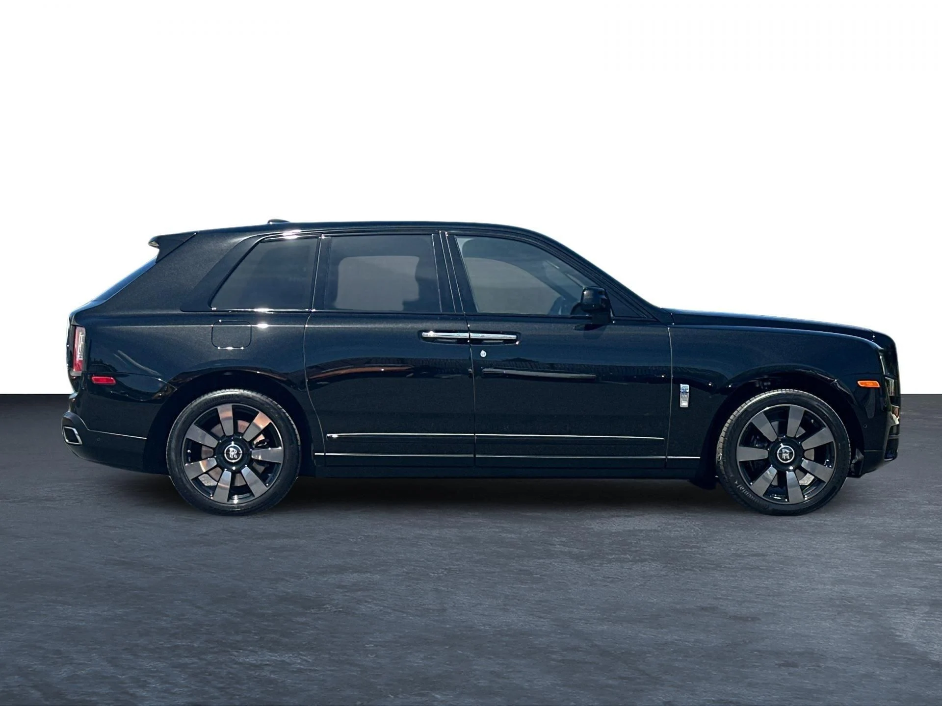 mph008_4093706713_Used_2023_Rolls_Royce_Cullinan_1777018513_d5bea99002