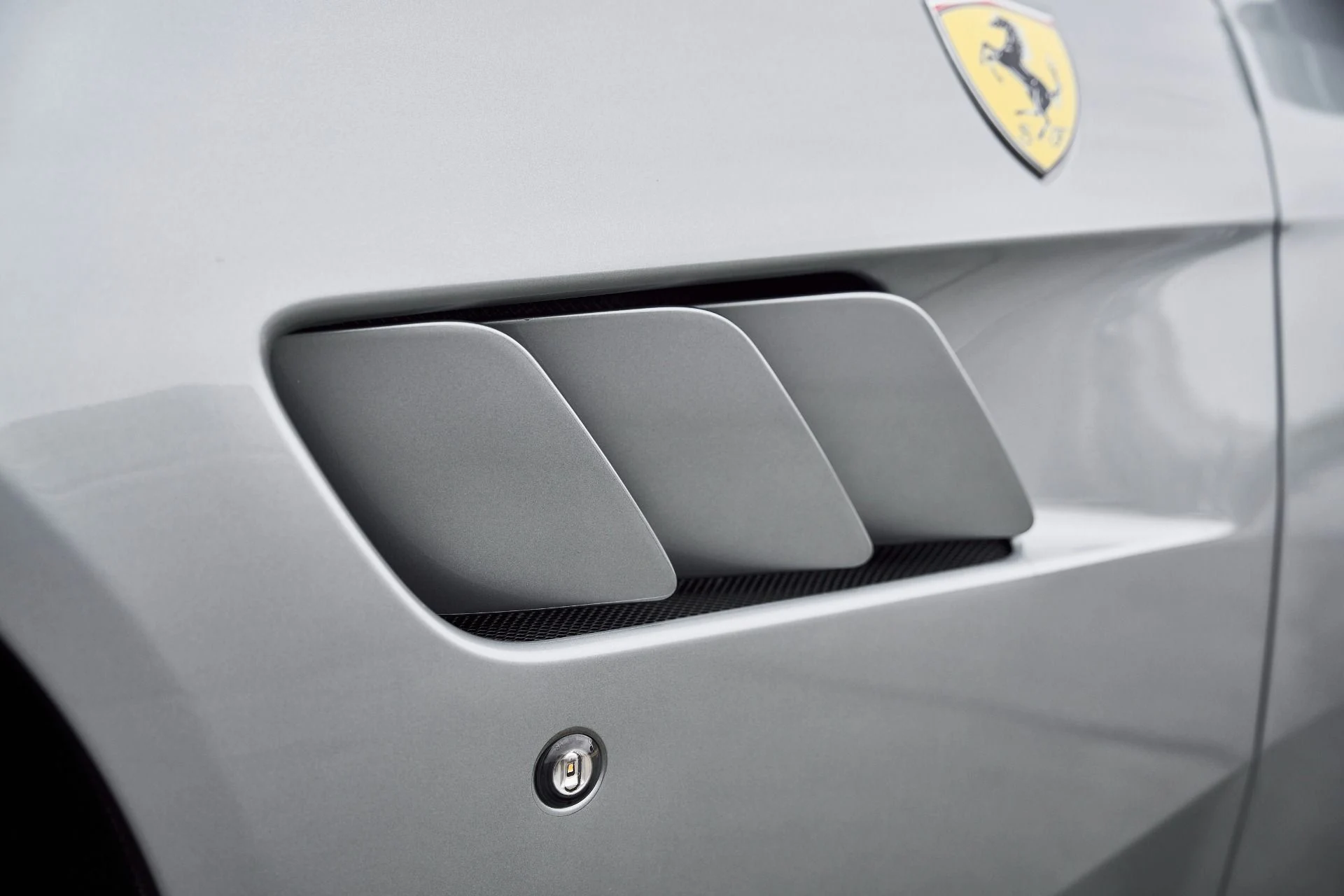 mph008_4098563298_Used_2020_Ferrari_GTC_4_Lusso_T_1766785846_251022933e