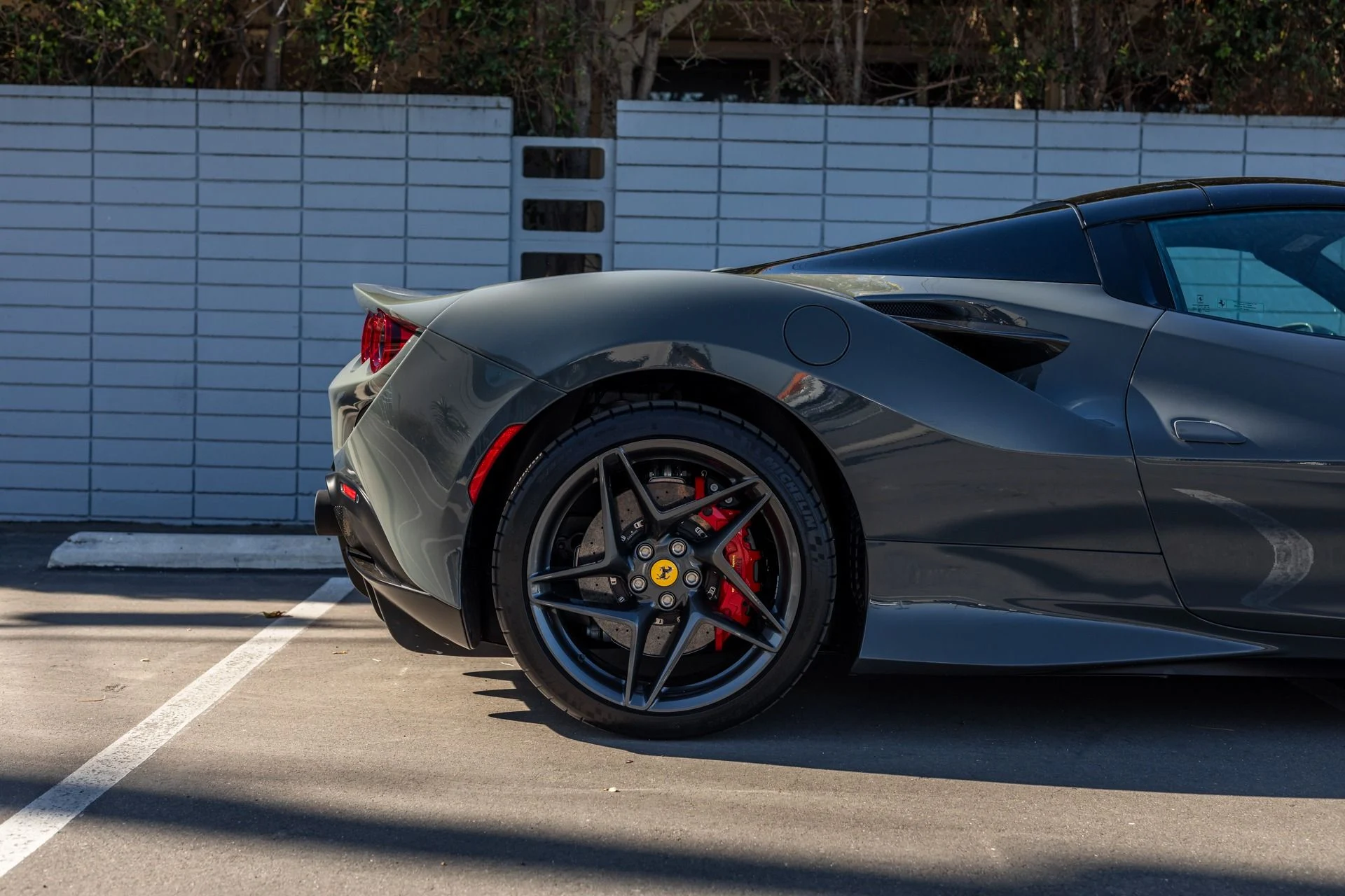 mph008_4120824841_Used_2023_Ferrari_F8_Spider_1736988437_44a2baebdf