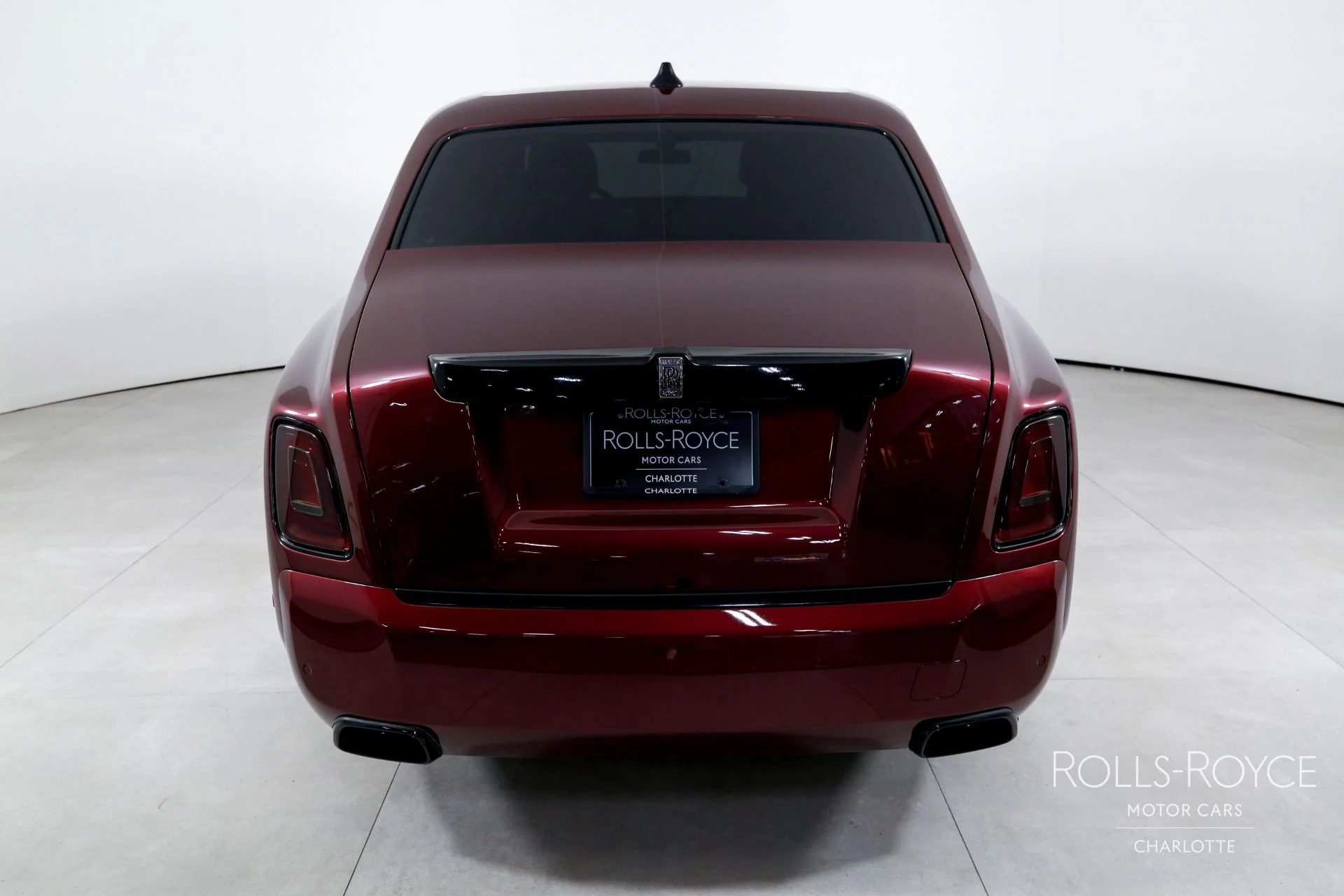 mph008_4121824570_Used_2019_Rolls_Royce_Phantom_1760804131_3e3ac92f67