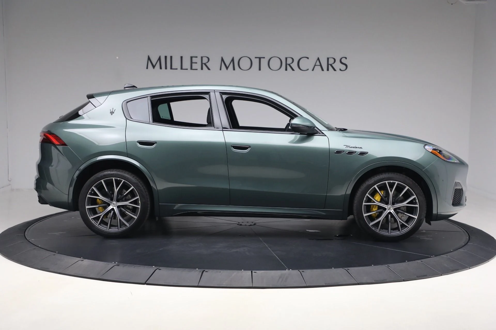 mph008_4125260439_New_2026_Maserati_Grecale_Modena_1773935518_9d07c65877