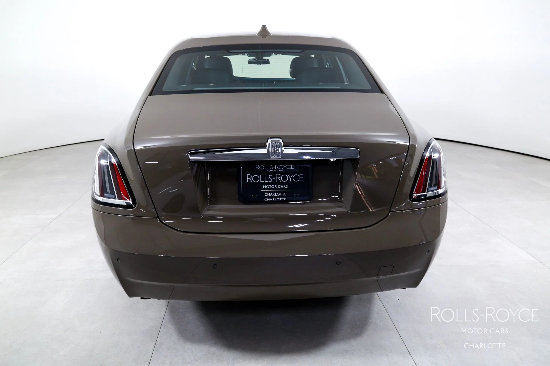 mph008_4130880978_Used_2025_Rolls_Royce_Ghost_1759510962_76d771bc4d