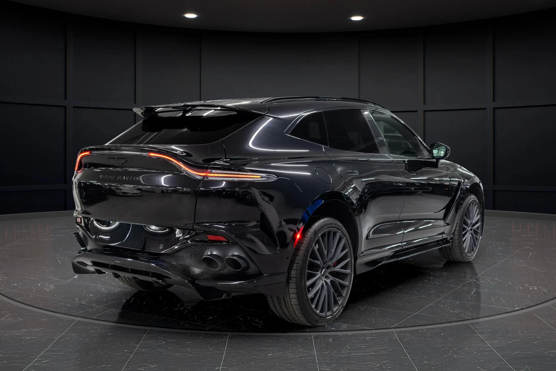 mph008_4133234527_debd39b5_7ef3_4032_96ee_78f58518c95a_202320_Aston20_Martin20_DBX_207072028_SD_7_VUJBW_9_PTV_0613129_9_0e02595281