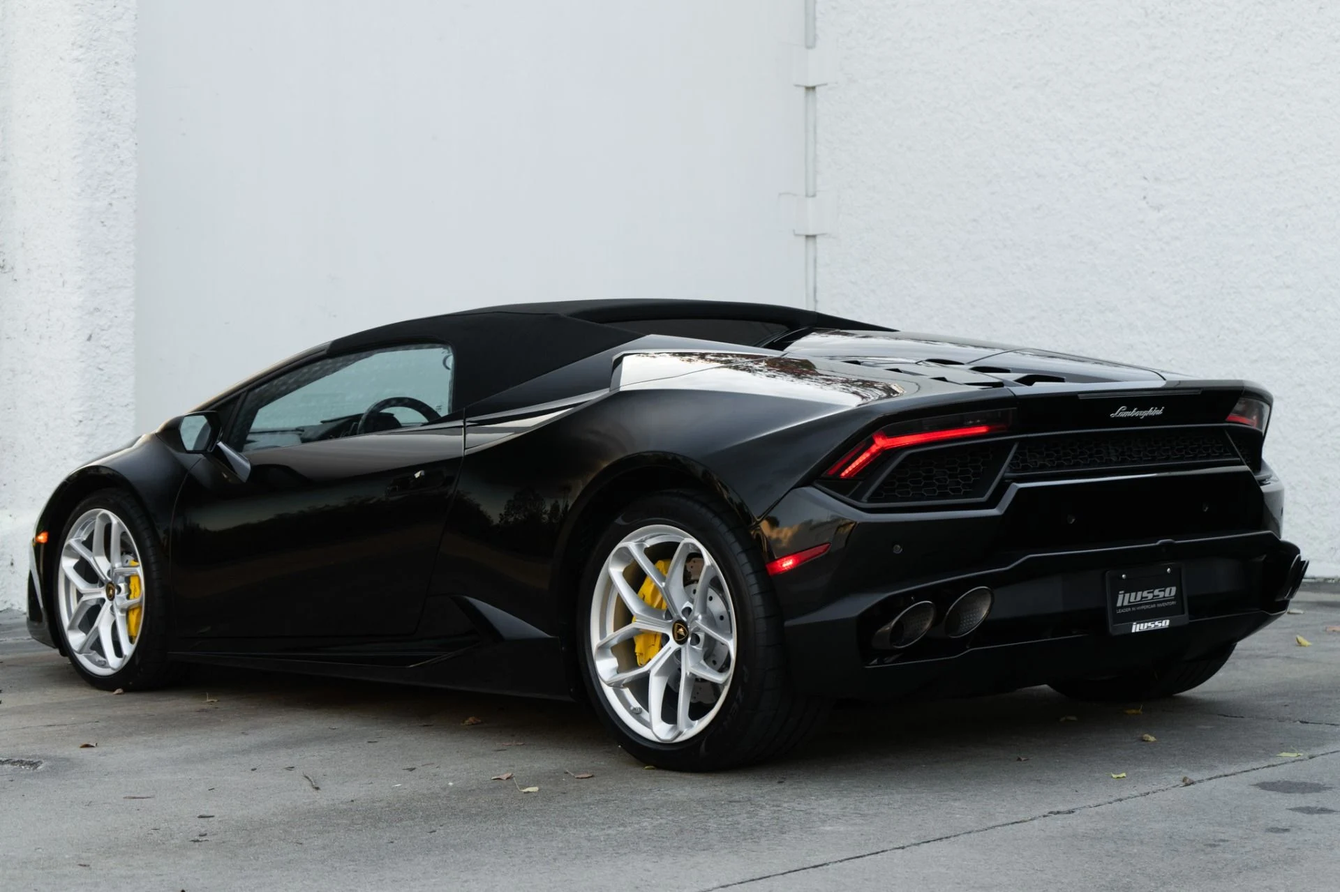 mph008_4133993803_Used_2017_Lamborghini_Huracan_LP_580_2_Spyder_1766447716_2f61896407