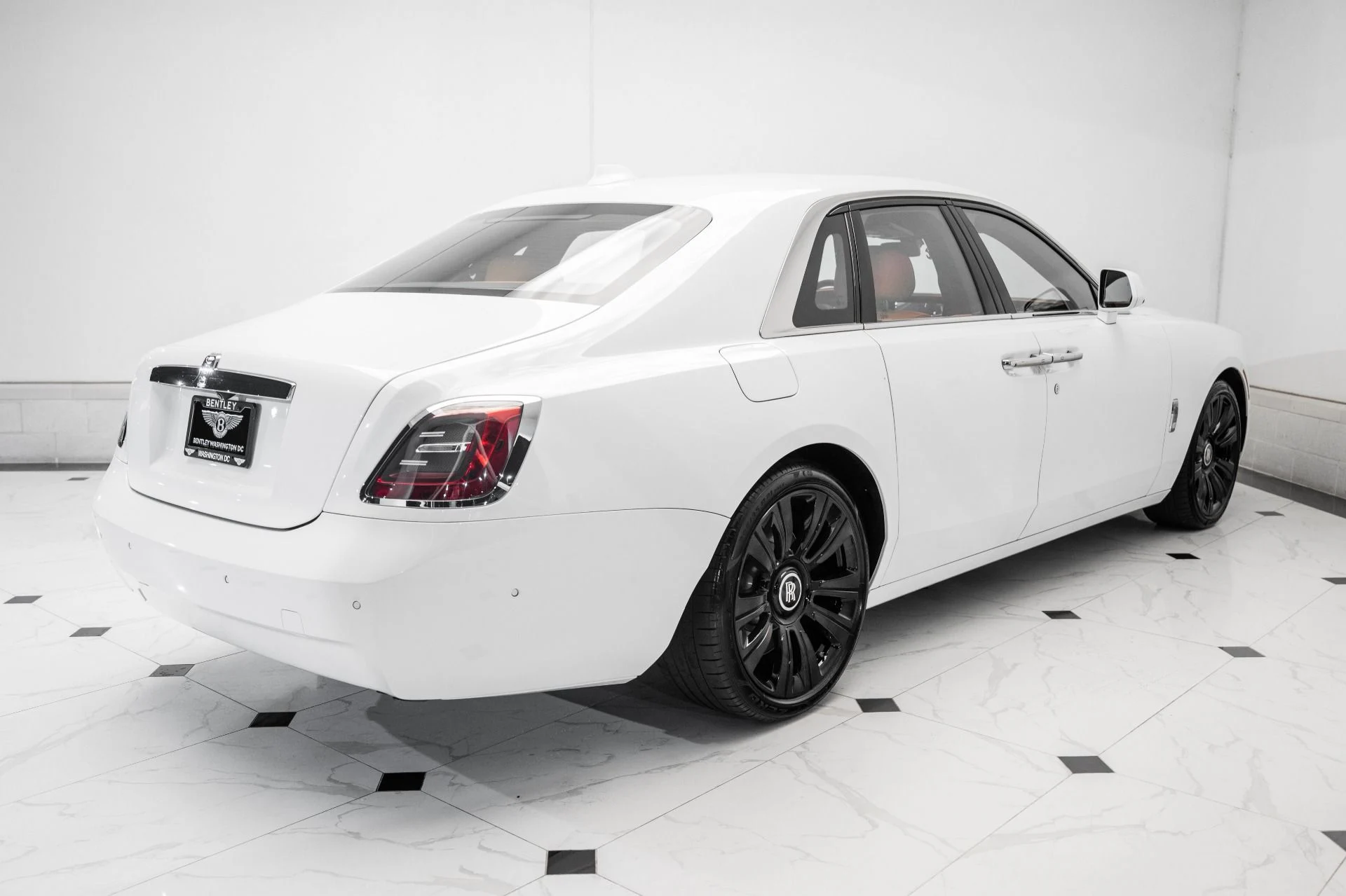 mph008_4135047659_Used_2021_Rolls_Royce_Ghost_1753979006_8ccd91304d