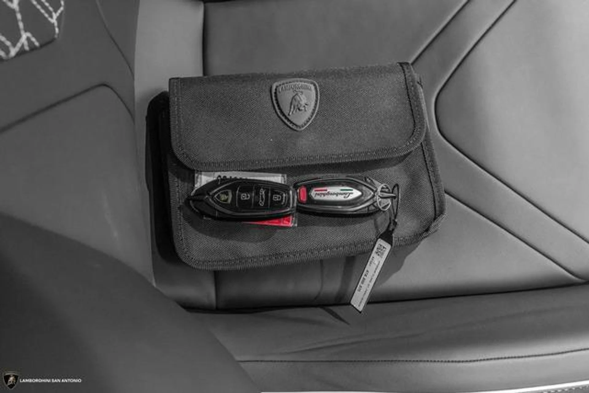 mph008_4135592945_r_Etc_R05_Nz0n8_AD_7_DIC_Wd_F3z_RIE_8e46263dee