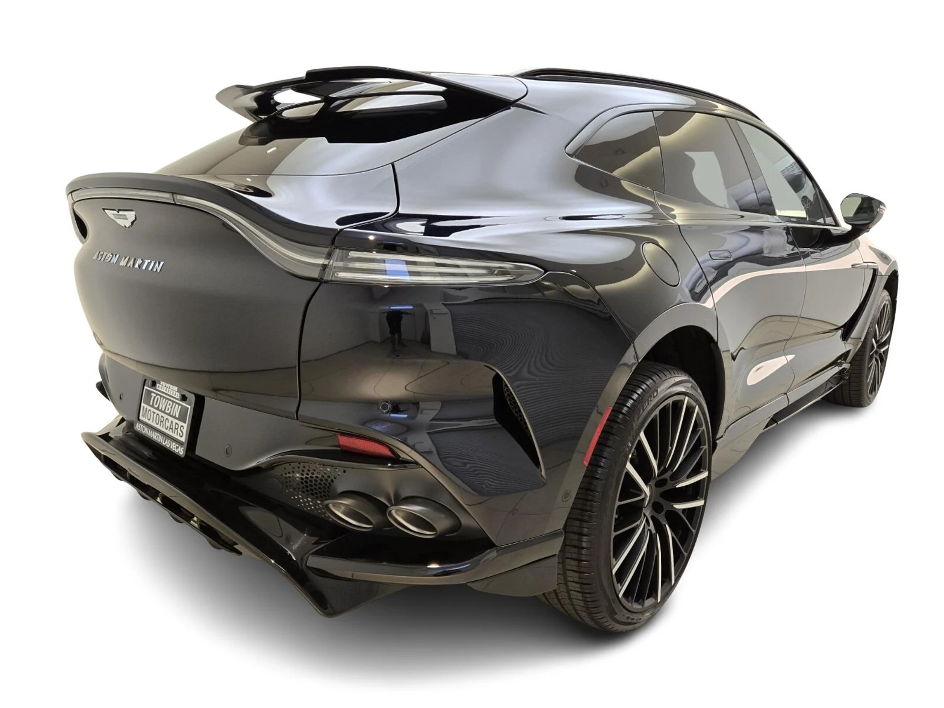 mph008_4137492257_New_2025_Aston_Martin_DBX_707_1753162613_71743a3687