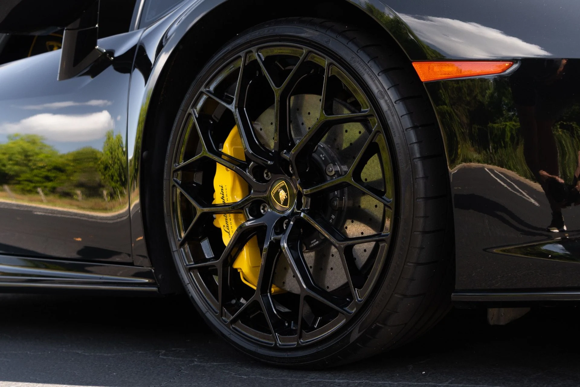 mph008_4168312995_Used_2022_Lamborghini_Huracan_EVO_1764129423_c516580cfc