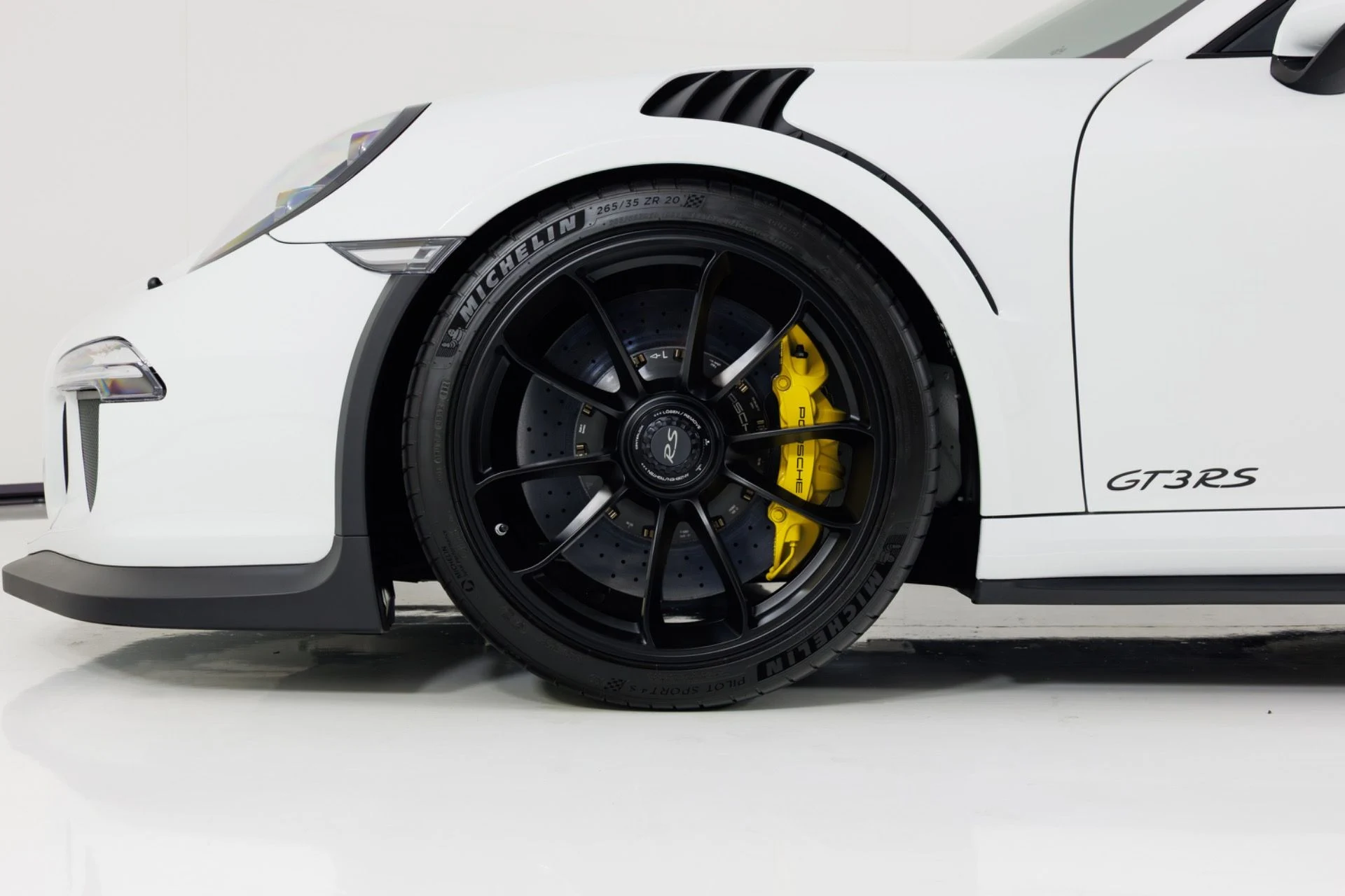 mph008_417080737_Used_2016_Porsche_911_GT_3_RS_1775150674_39dd14c02a