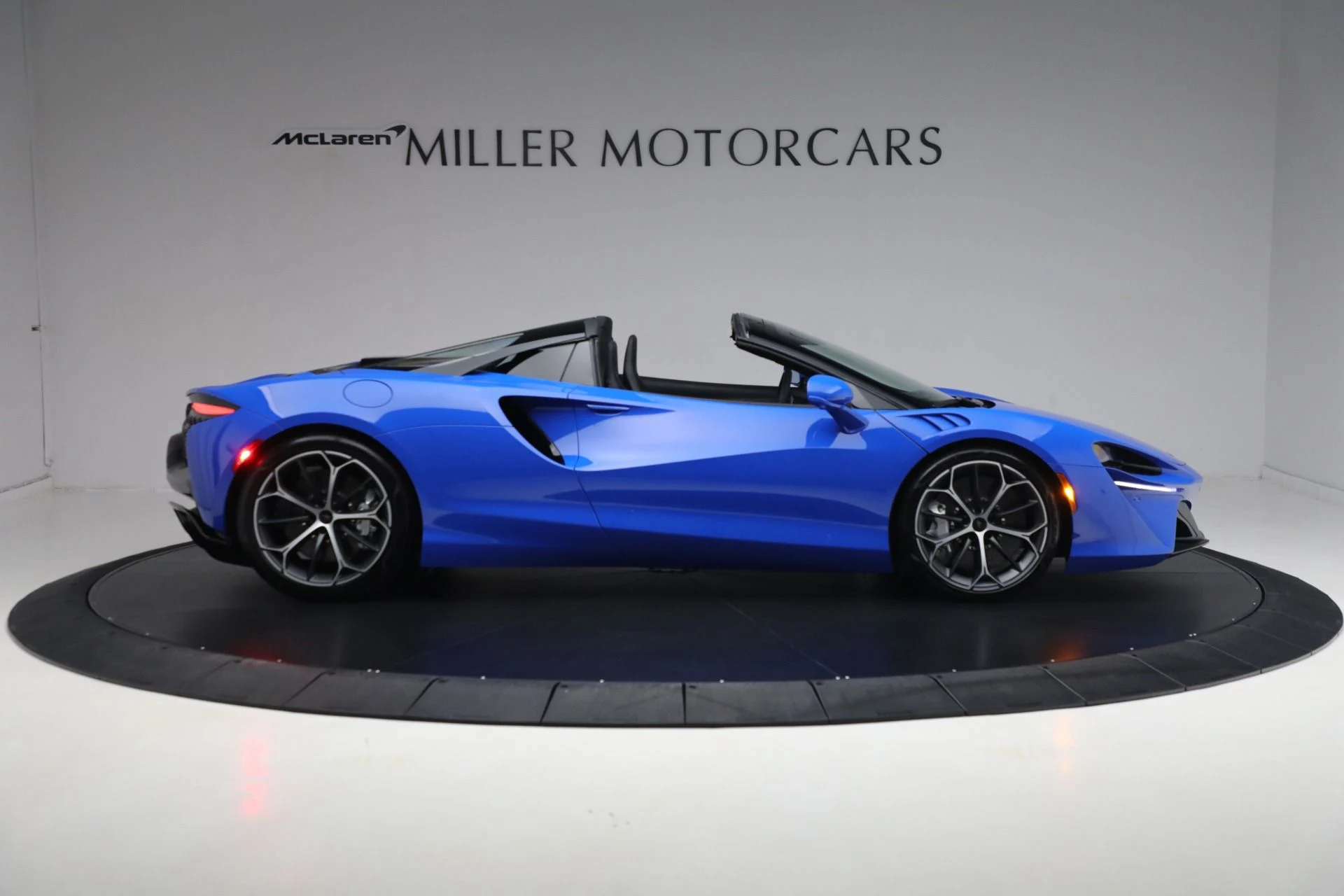 mph008_417314879_New_2025_Mc_Laren_Artura_Spider_Performance_45ee5e5528