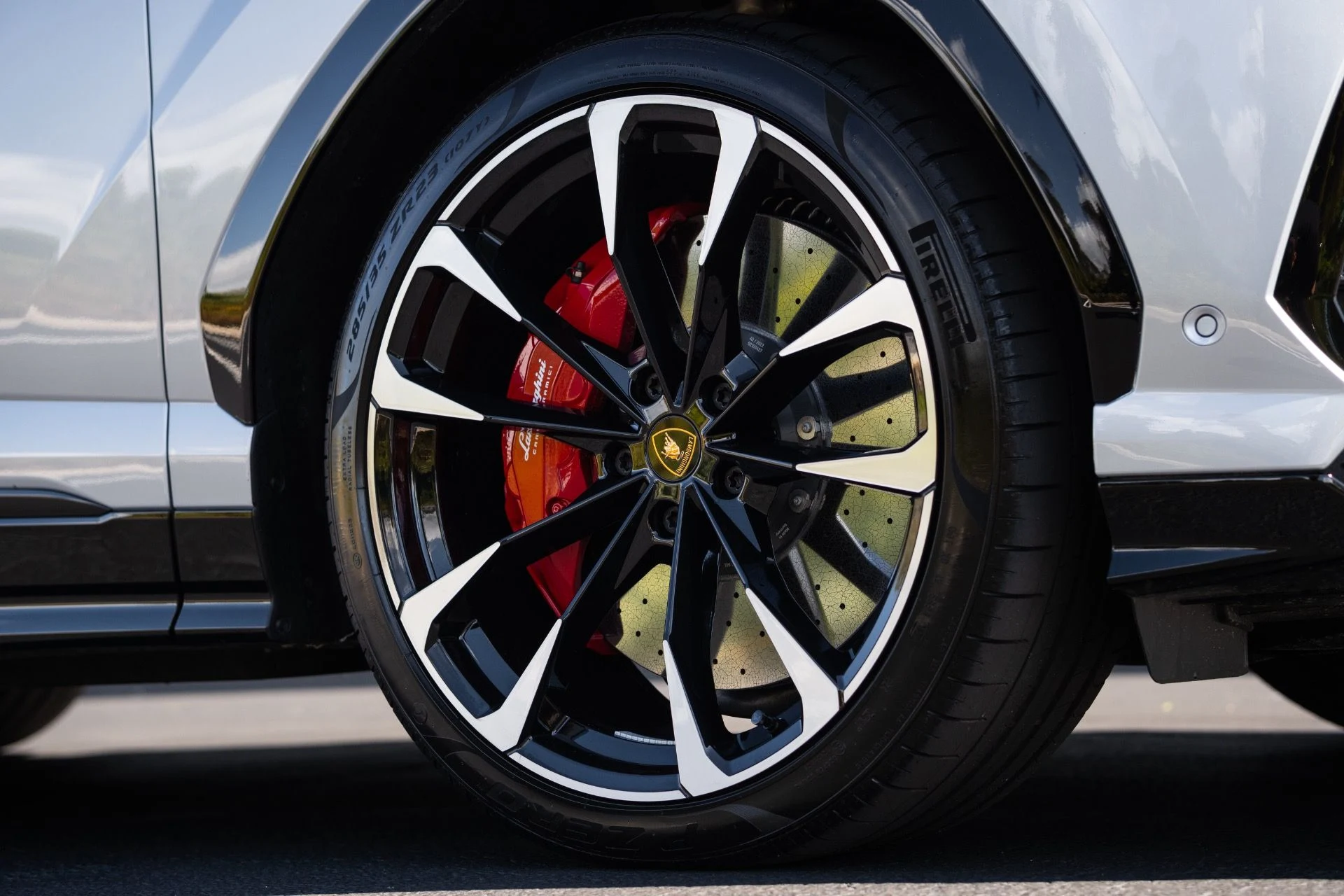 mph008_4178059544_Used_2022_Lamborghini_Urus_1770690392_ae9f716e2e