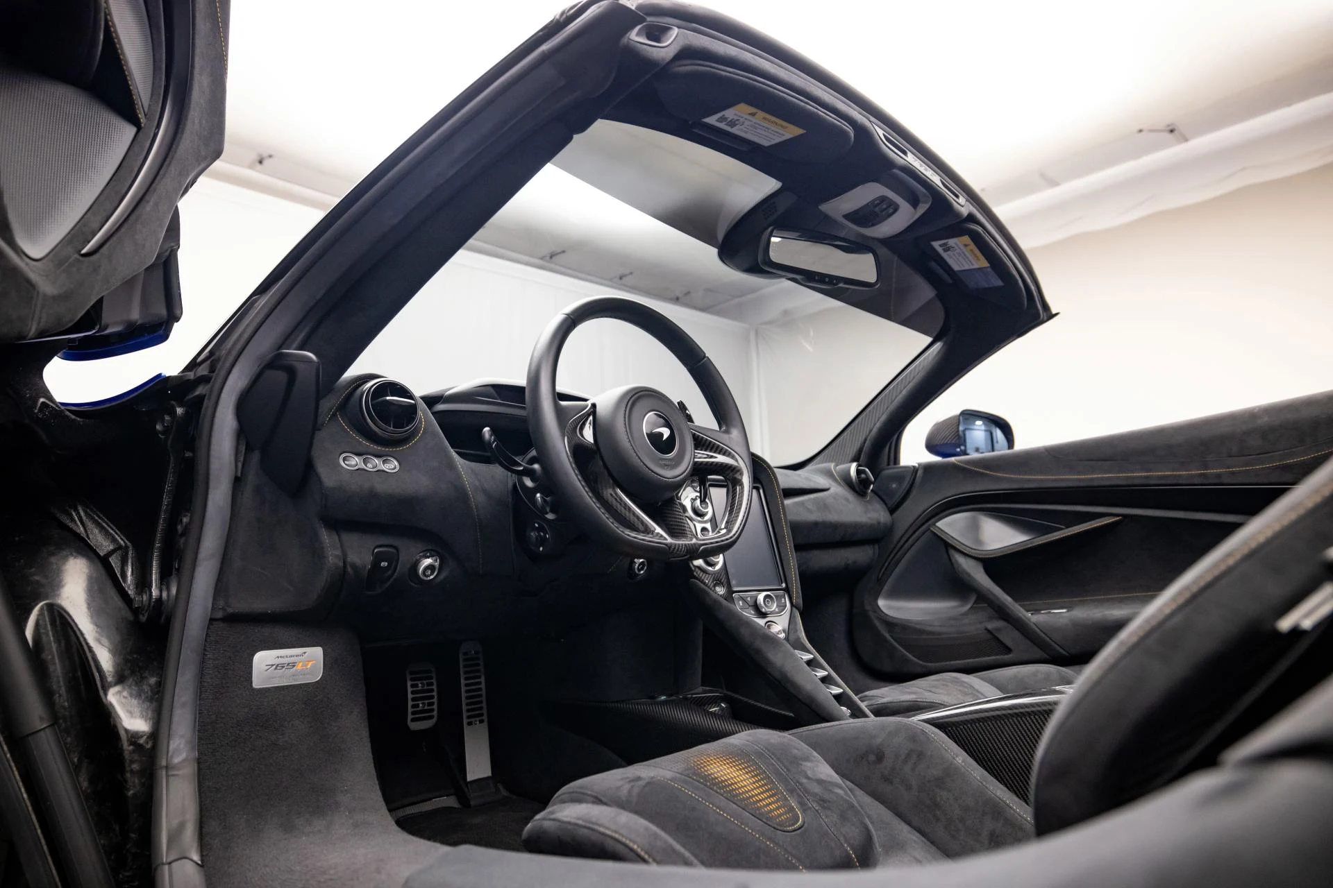 mph008_4182439546_Used_2022_Mc_Laren_765_LT_1755332065_f27bd48711