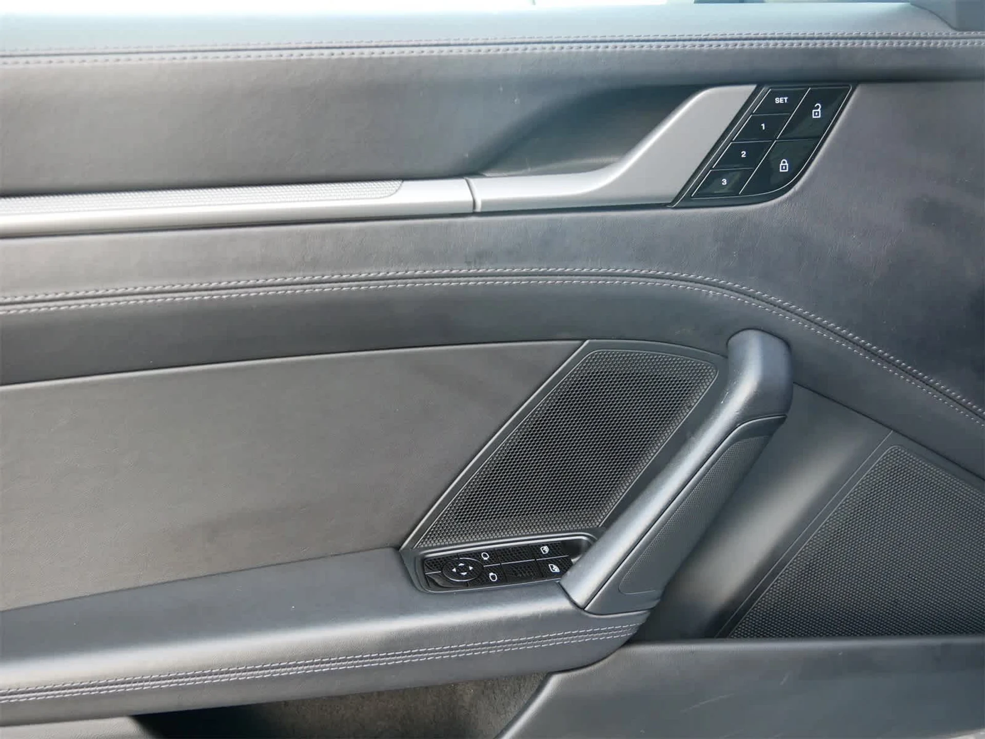 mph008_4184724025_be64d6716d3624afa1fb1e11492ff9cd_61b4d21741