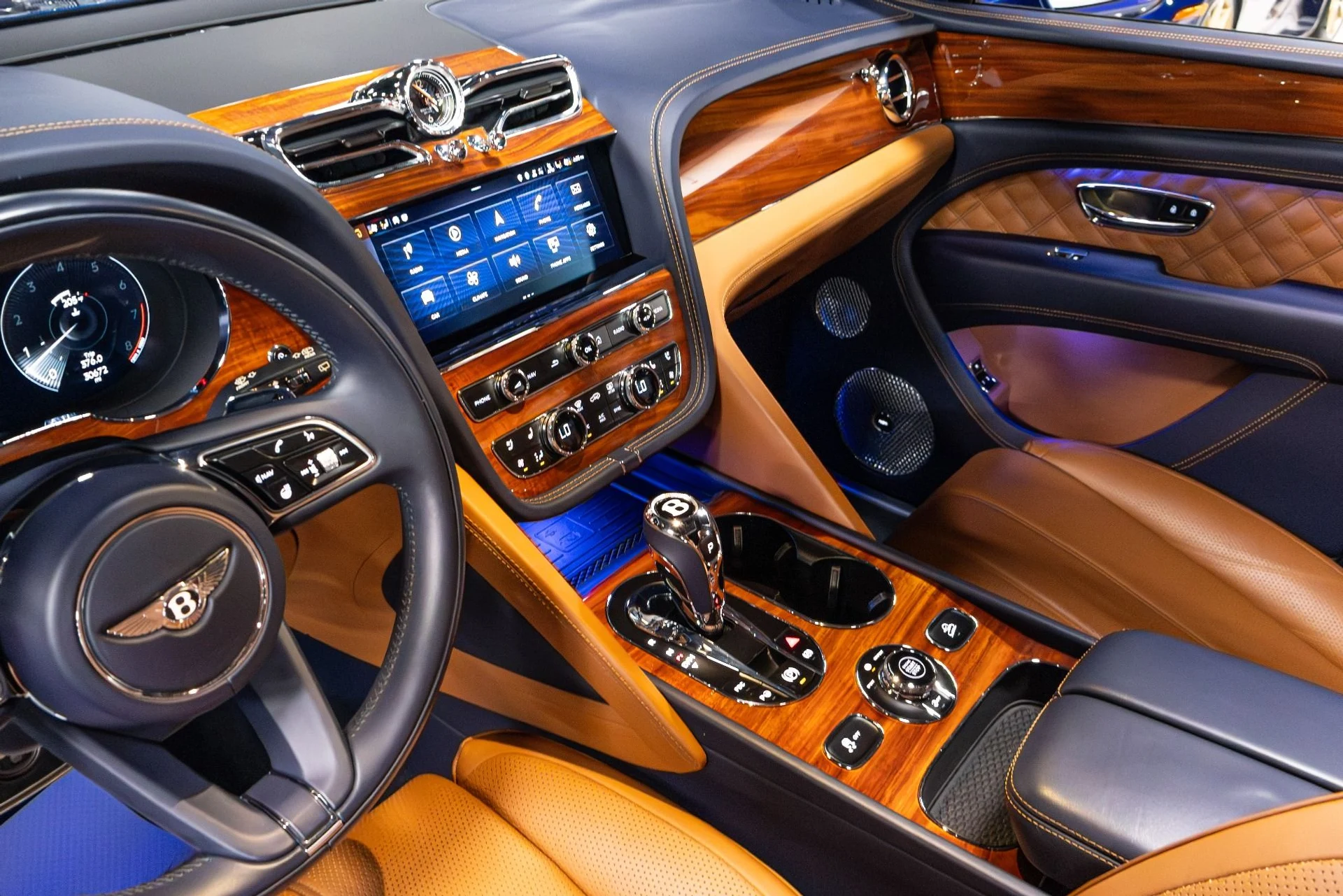 mph008_418691077_Used_2021_Bentley_Bentayga_V8_First_Edition_1775251921_61ca28f5db