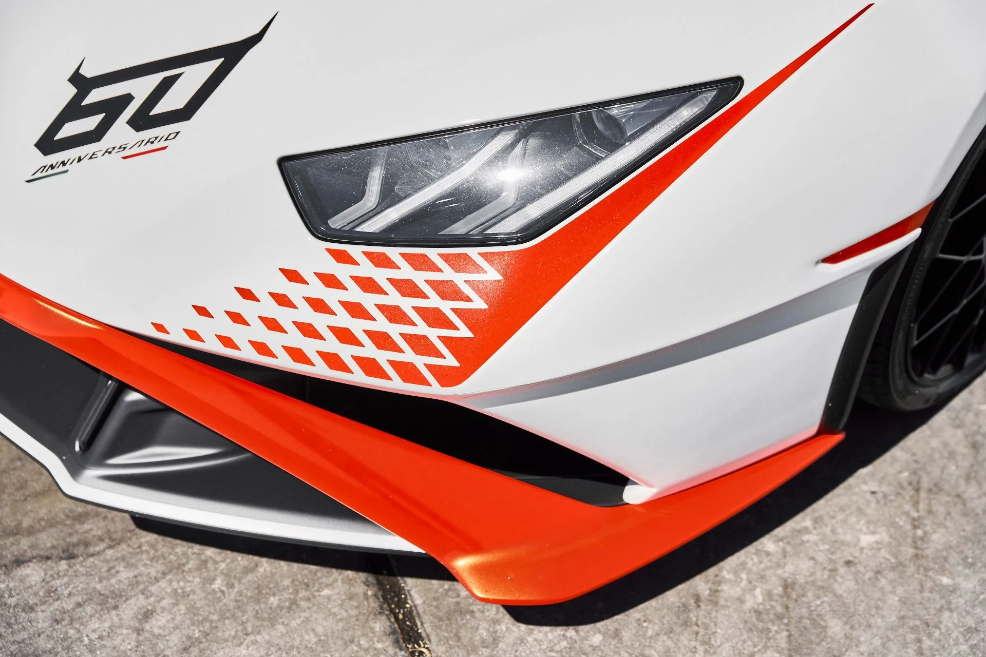 mph008_4188518799_Used_2024_Lamborghini_Huracan_STO_Base_1775782790_3580576580