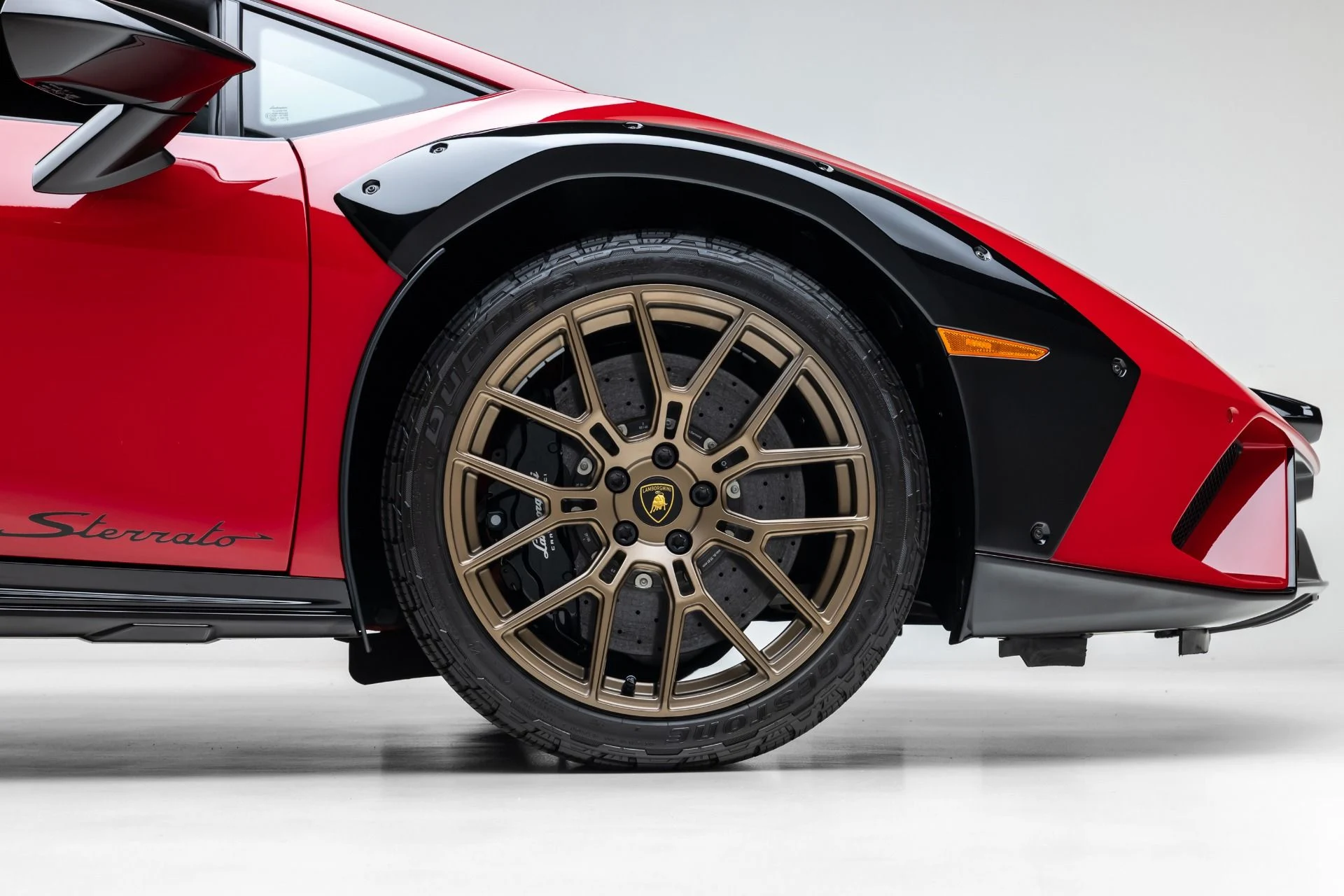 mph008_4195959893_Used_2024_Lamborghini_Huracan_Sterrato_1765391926_bd788c95be