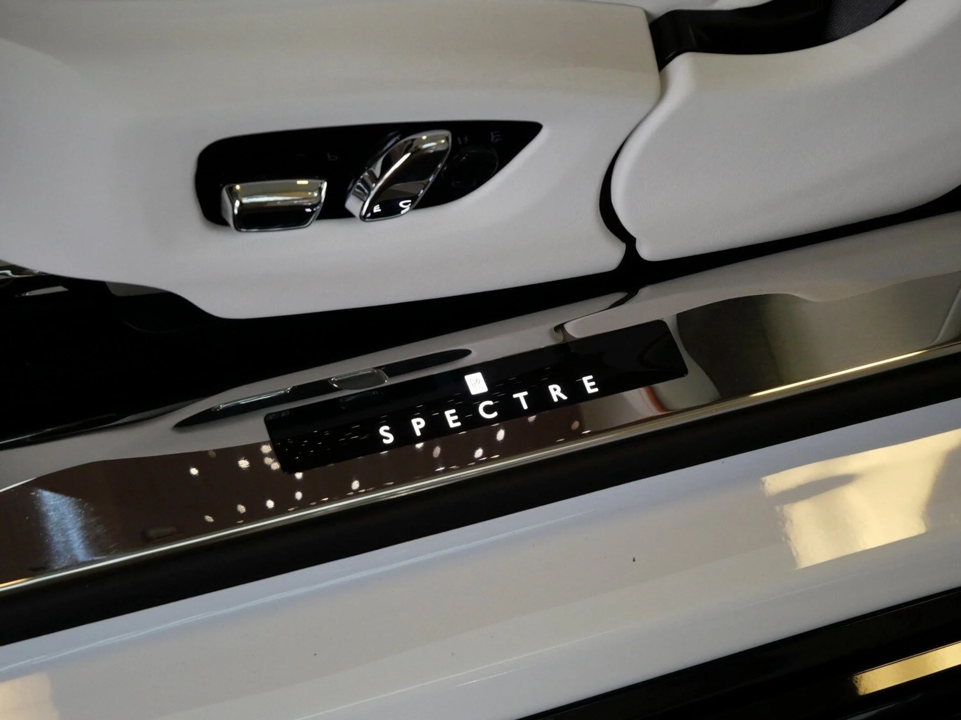 mph008_4197451372_3dd448f852462b8df492435f2f1ae095x_89fa18fc05