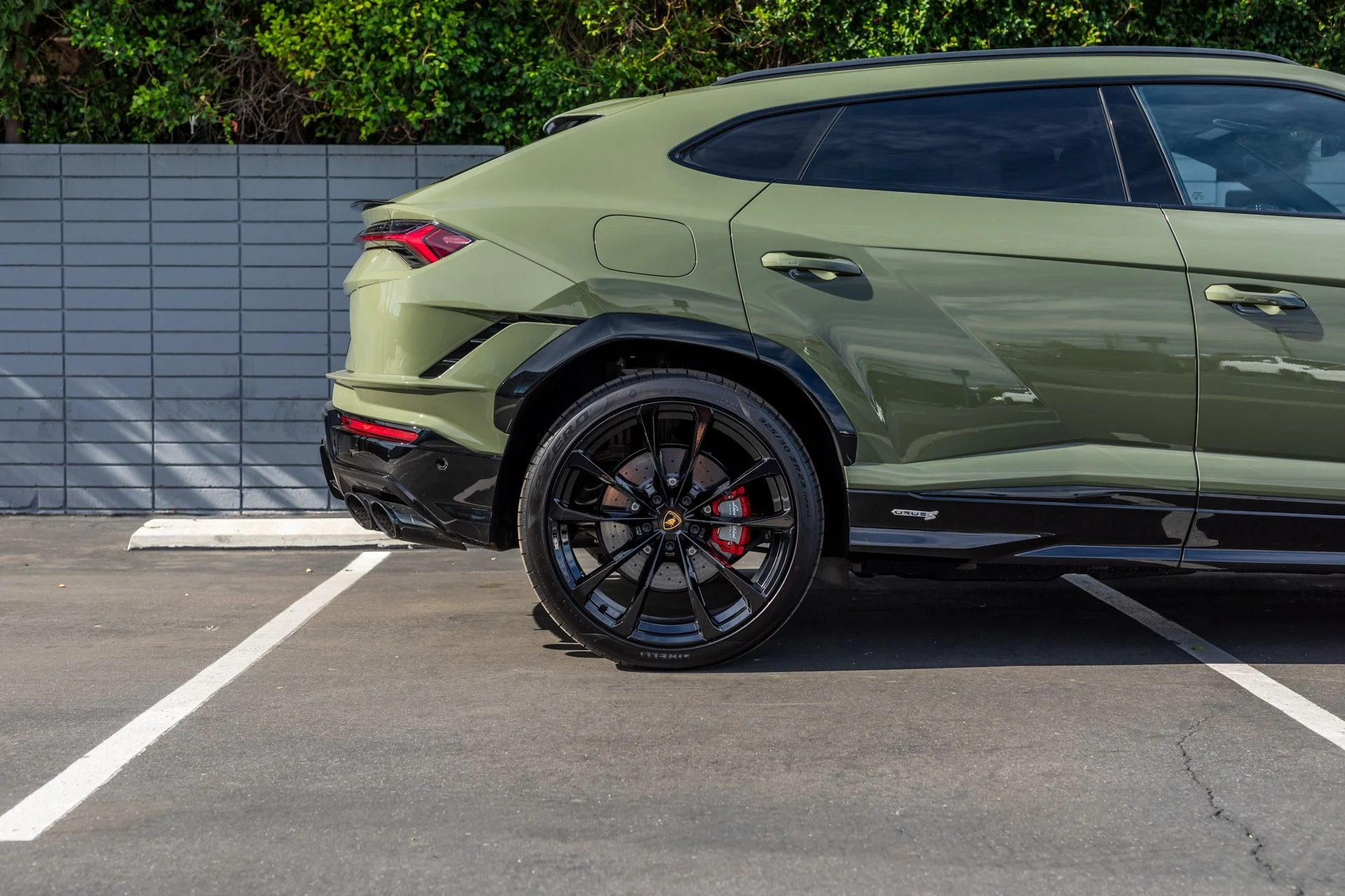 mph008_4198767318_Used_2023_Lamborghini_Urus_S_1764103574_1bd379bcd3