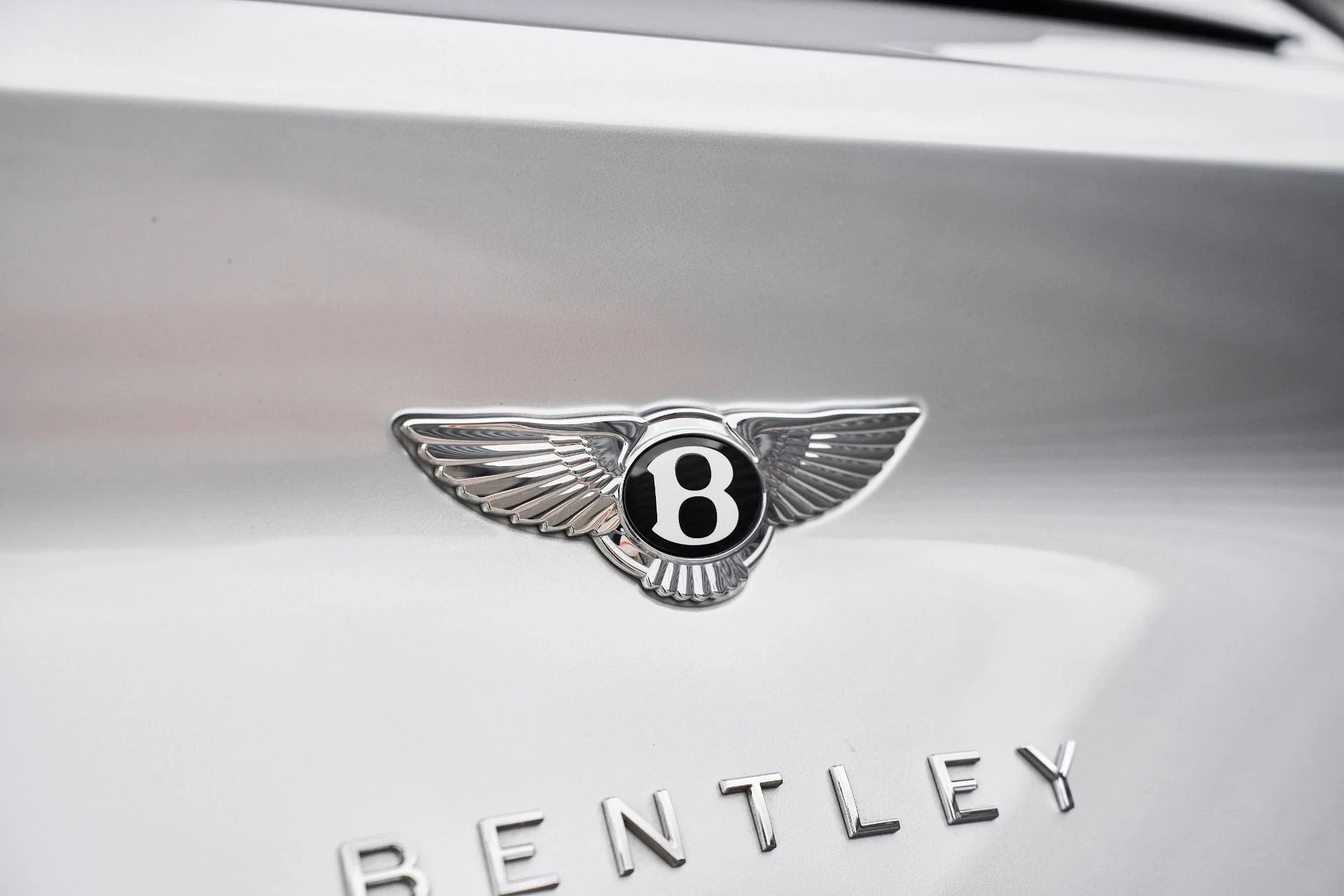 mph008_419919052_Used_2023_Bentley_Bentayga_EWB_Azure_1763502479_9efe844876