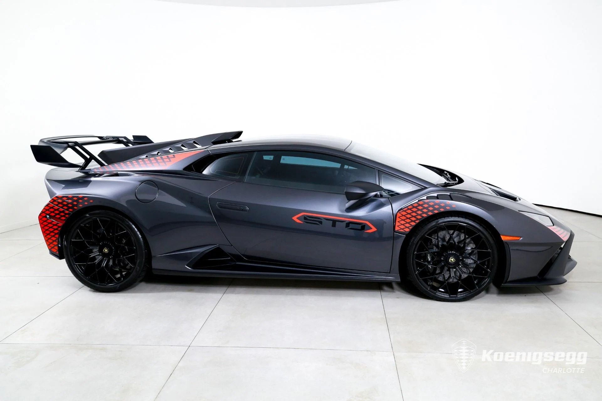 mph008_4199295647_Used_2022_Lamborghini_Huracan_STO_1761056337_e22c8bf784