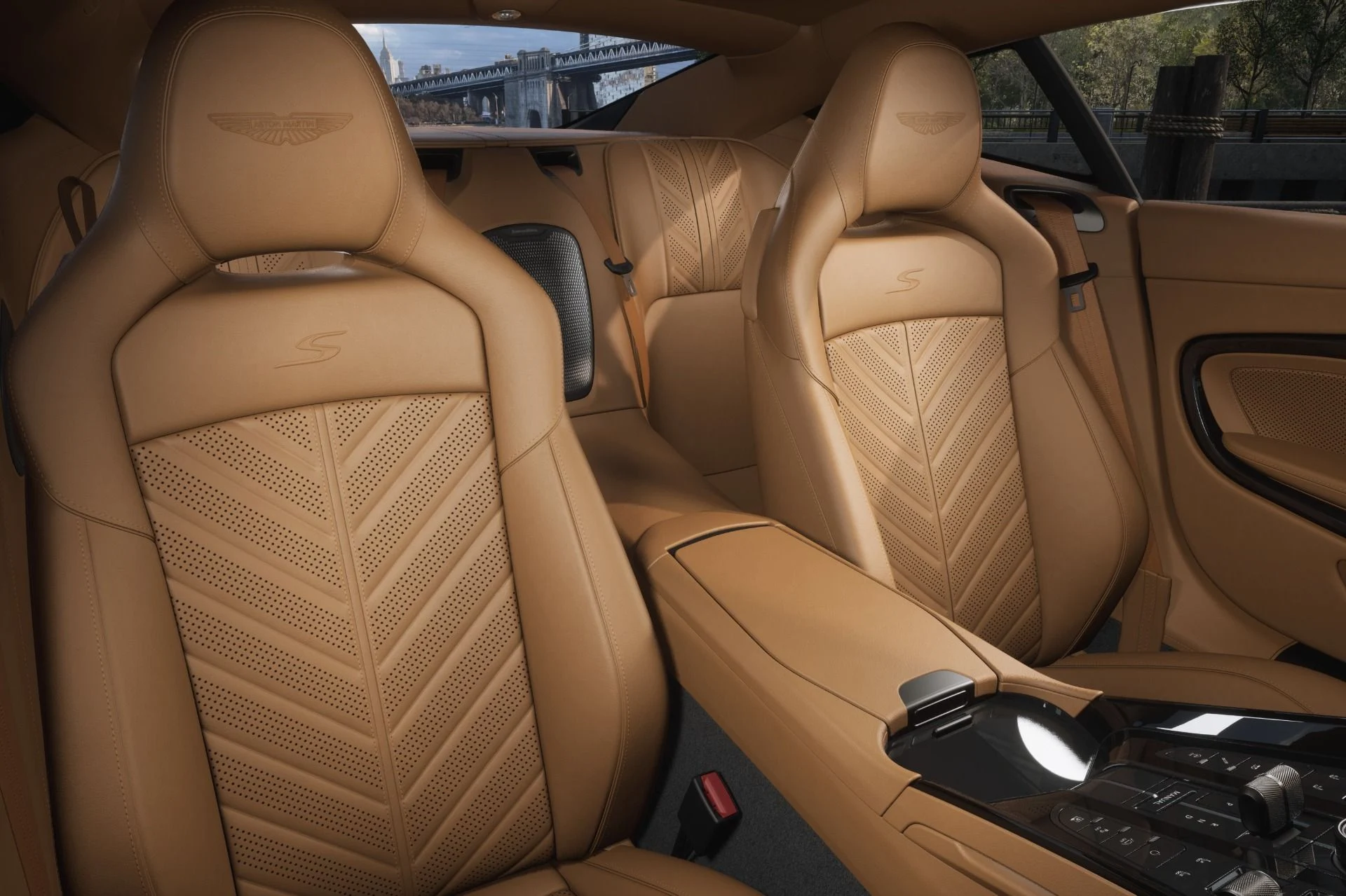 mph008_4210408186_New_2027_ASTON_MARTIN_DB_12_S_COUPE_V8_1791842496_9fa6ca189b