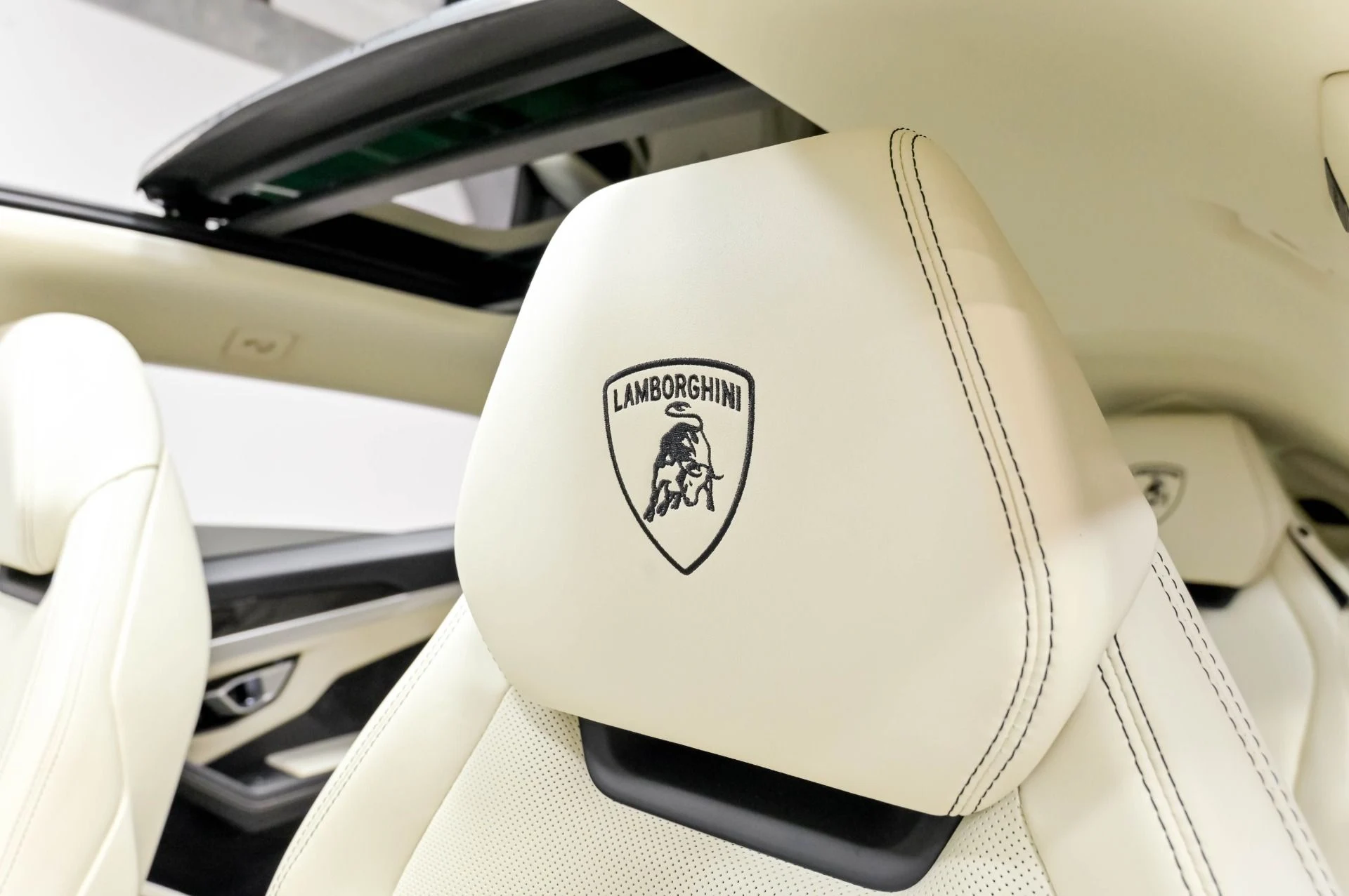 mph008_4225320369_Used_2020_Lamborghini_Urus_1778528583_02983530db