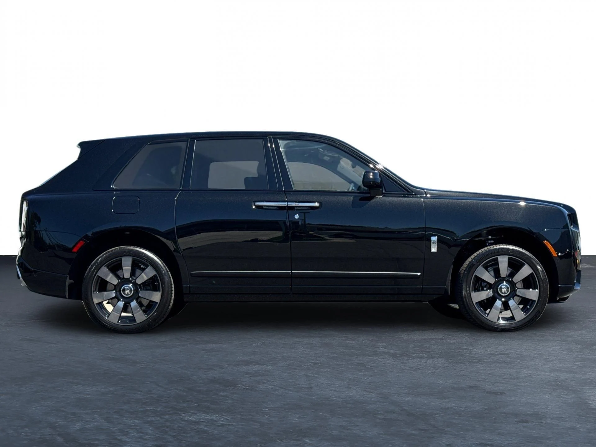 mph008_4226369979_New_2025_Rolls_Royce_Cullinan_Demonstrator_1754468371_1dc86334bc