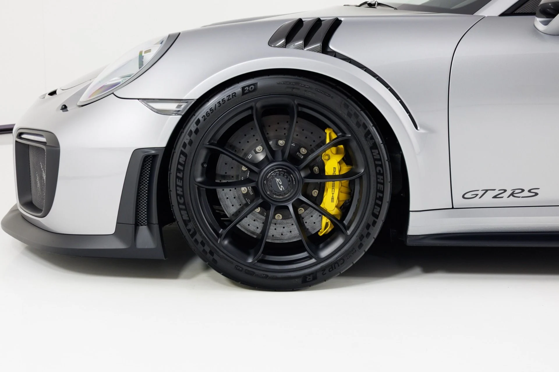 mph008_4240936096_Used_2018_Porsche_911_GT_2_RS_1791916169_de7fb2c717