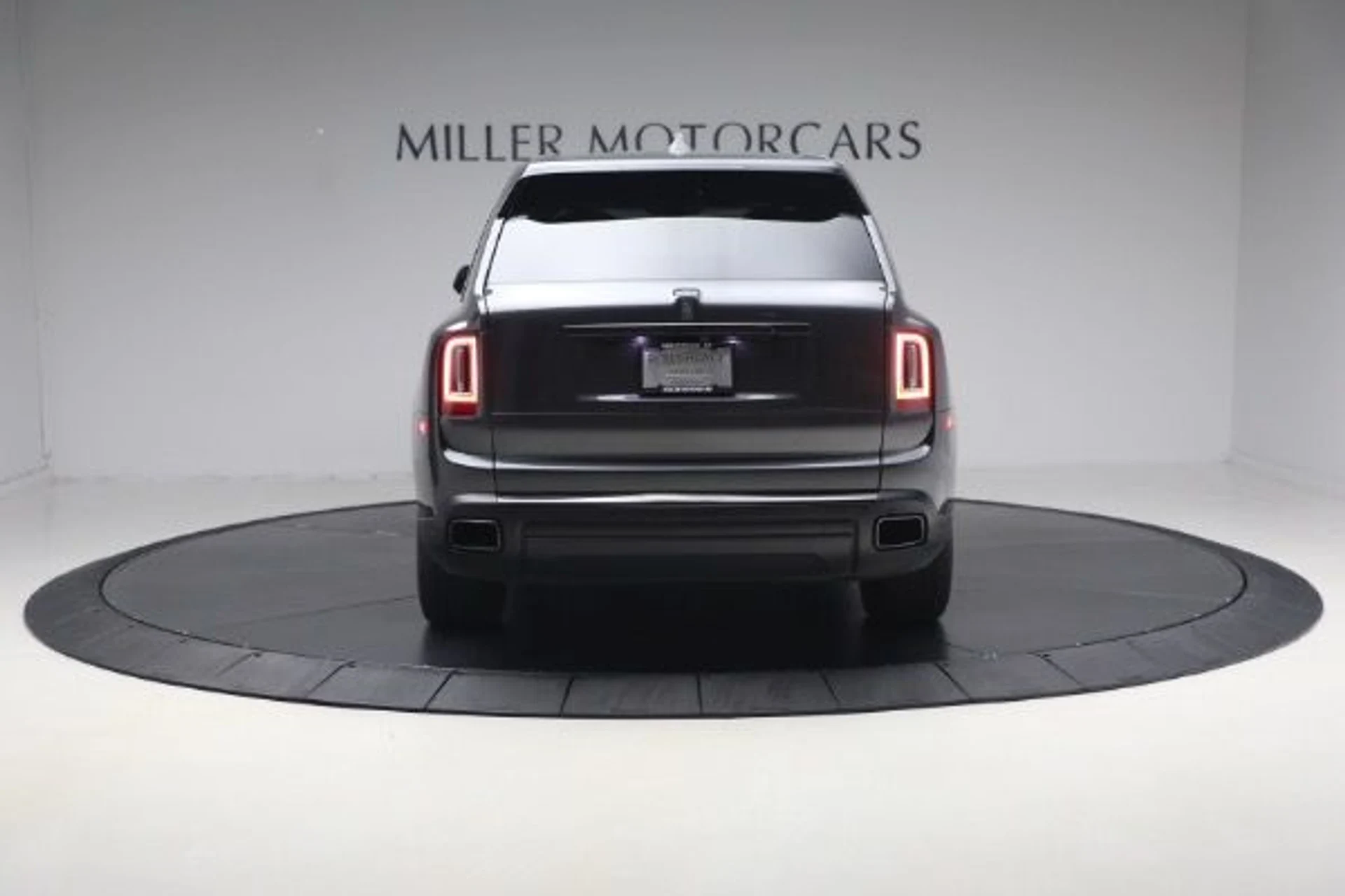 mph008_4252220565_Used_2022_Rolls_Royce_Black_Badge_Cullinan_c13e315721