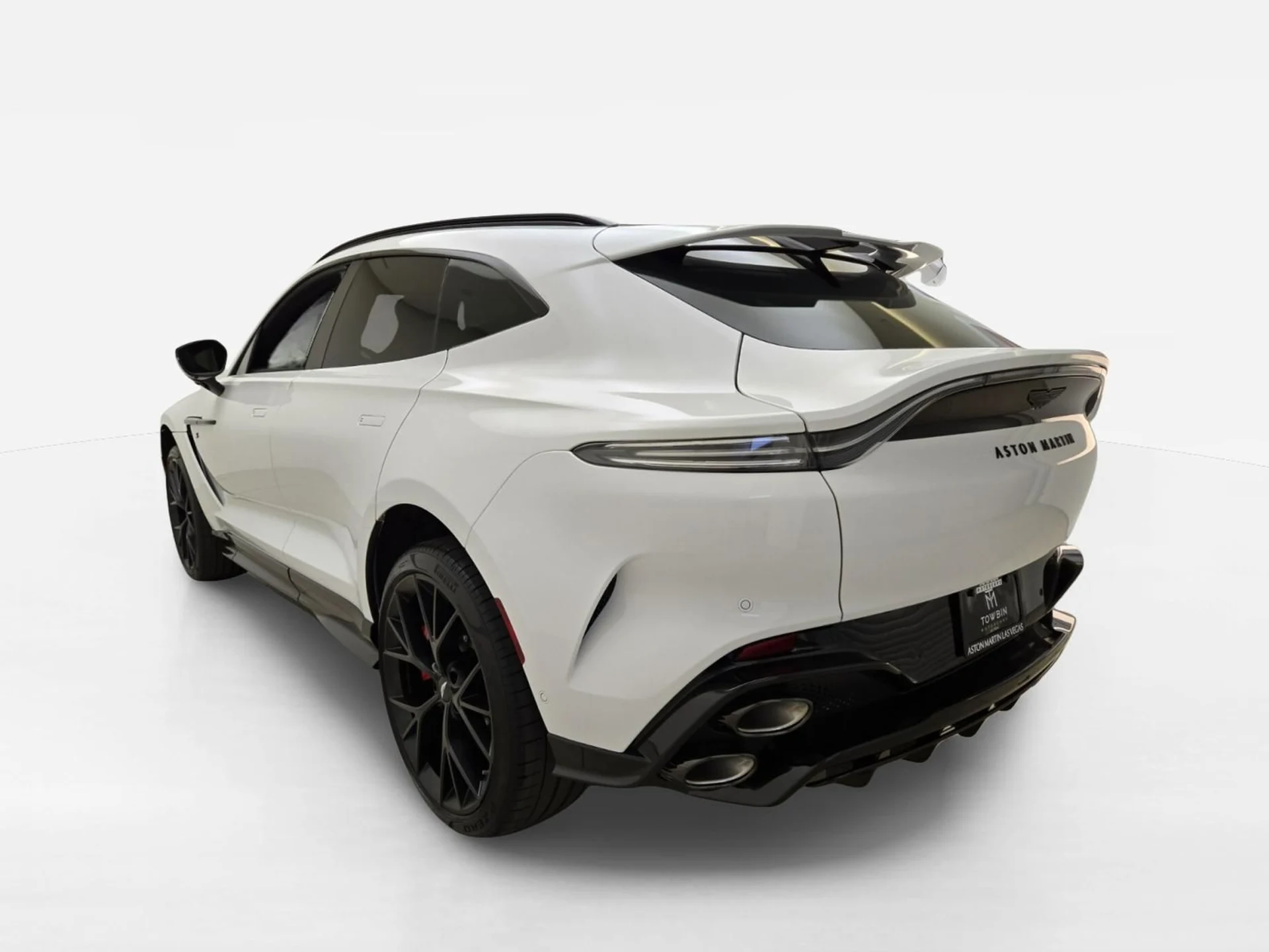 mph008_4264744205_New_2026_Aston_Martin_DBX_S_1776835381_08662ffbff