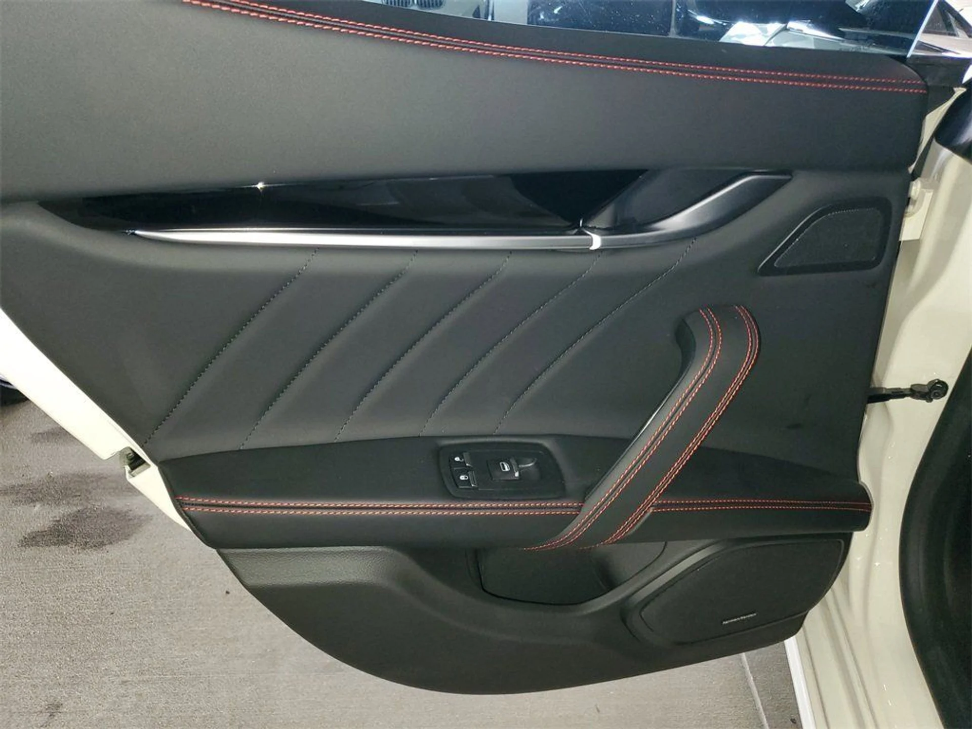 mph008_4265773105_f4836c921bc18e917174b8f486eda538_a912649c5a