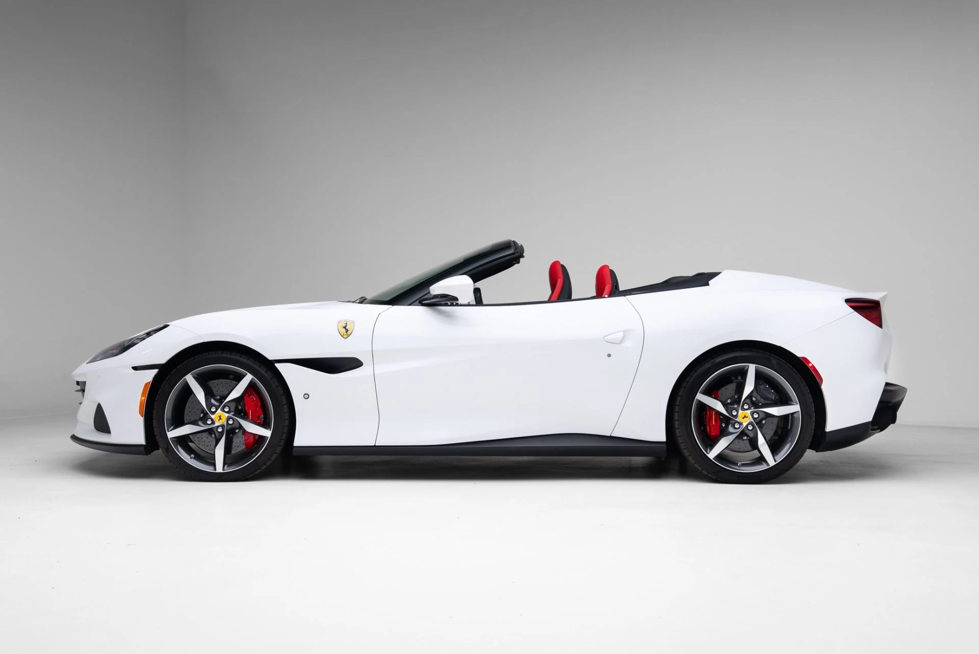 mph008_4269944351_Used_2022_Ferrari_Portofino_M_1771016640_c8b5bbef6e