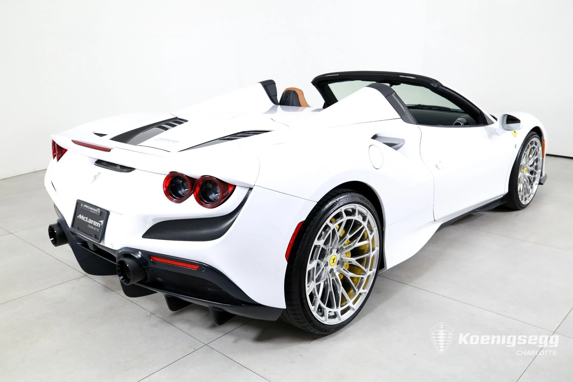 mph008_4276742261_Used_2023_Ferrari_F8_Spider_1783439458_10856c7e9c