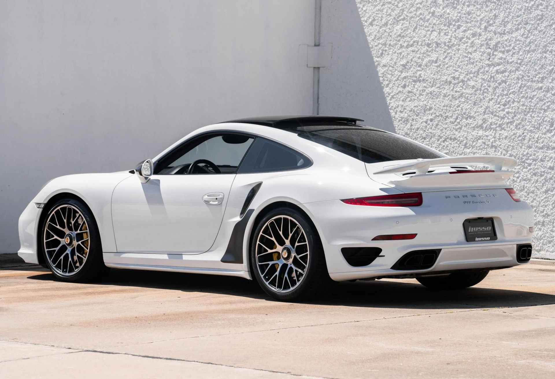 mph008_427989369_Used_2016_Porsche_911_Turbo_S_1757446790_97469e5056