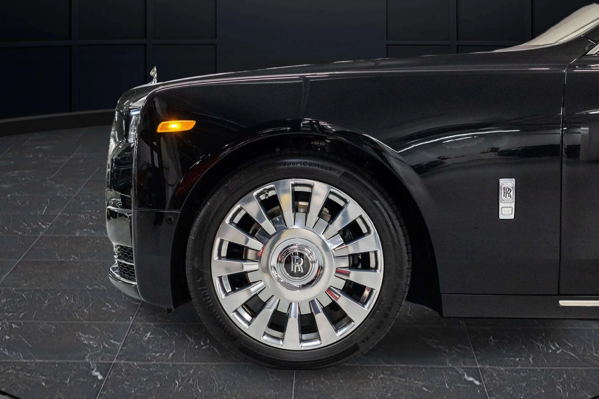 mph008_4283697004_98f10e34_5501_4604_9040_1c2b9c1dea2b_202420_Rolls_Royce20_Phantom20_Extended20_Wheelbase2028_SCATT_8_C02_RU_22331429_7_077c1b4c30